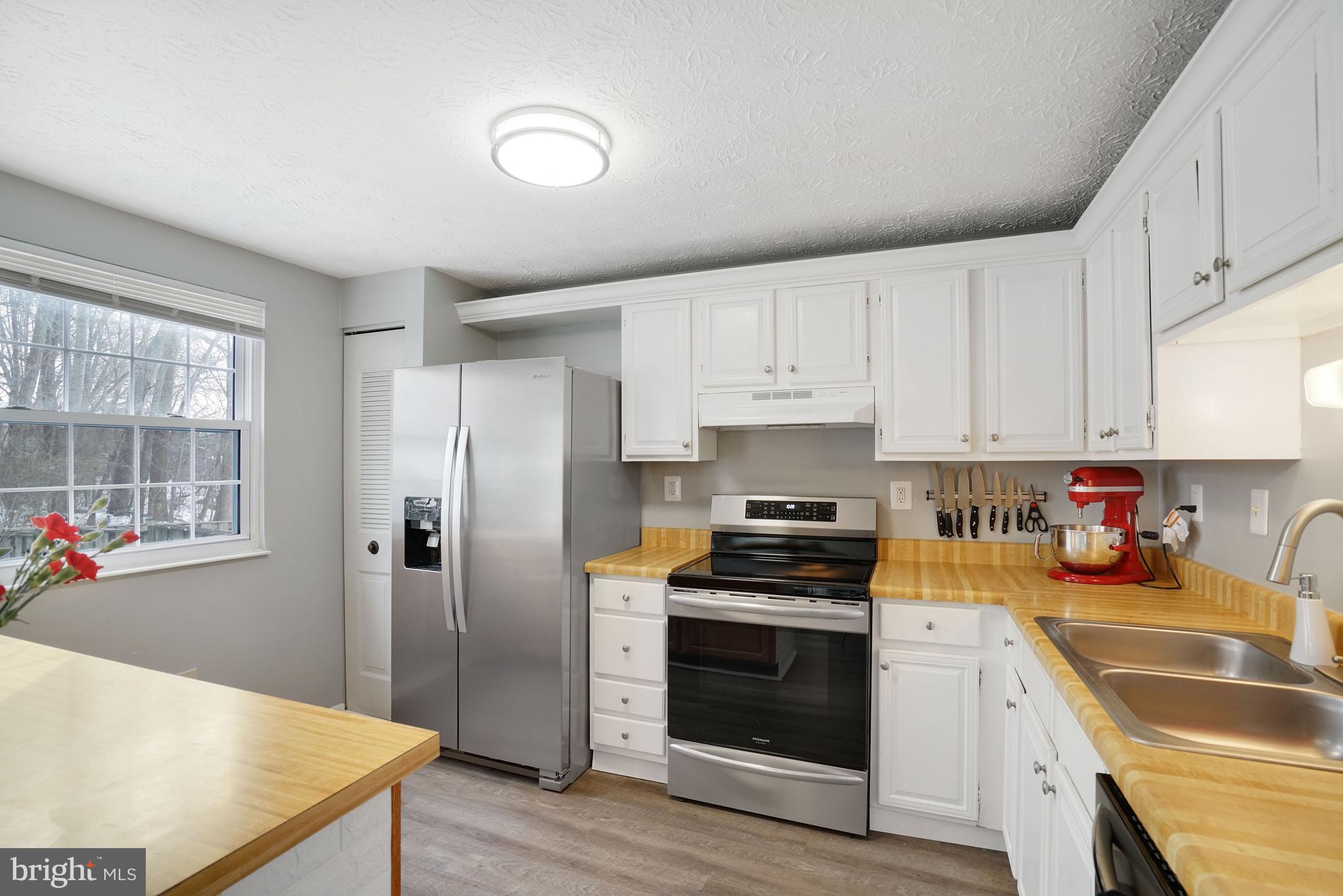 7724 CAMP ALGER AVENUE