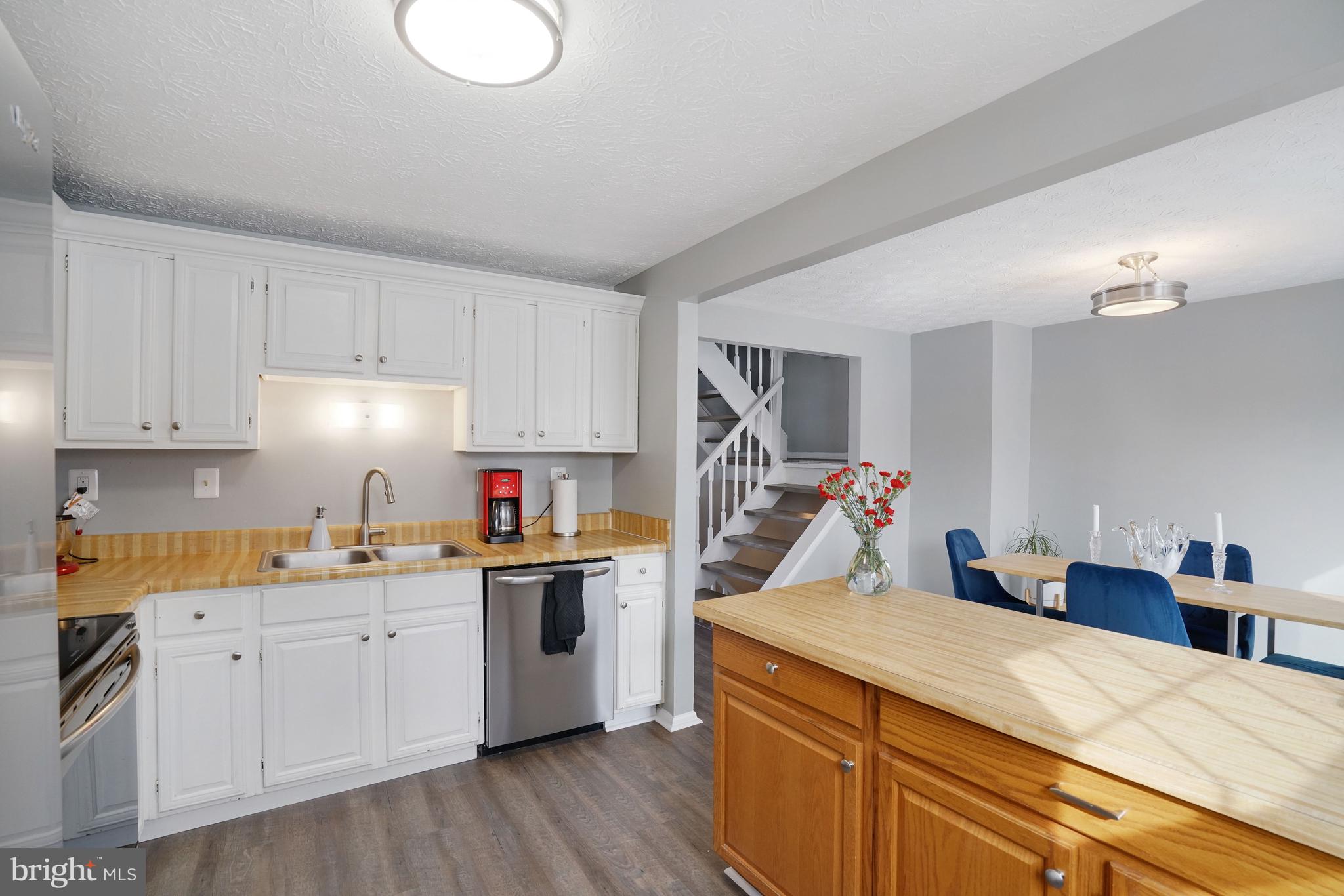 7724 CAMP ALGER AVENUE