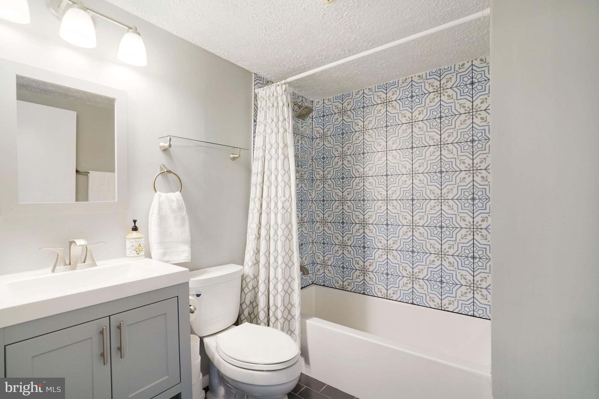 7724 CAMP ALGER AVENUE