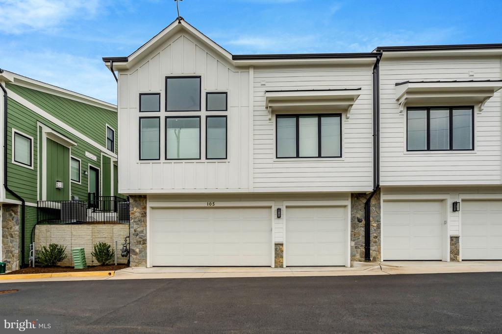 105 COURTHOUSE ROAD SW