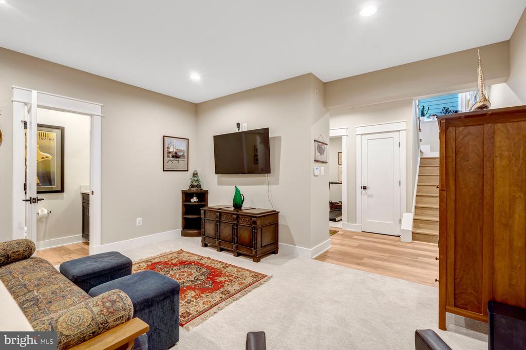 105 COURTHOUSE ROAD SW