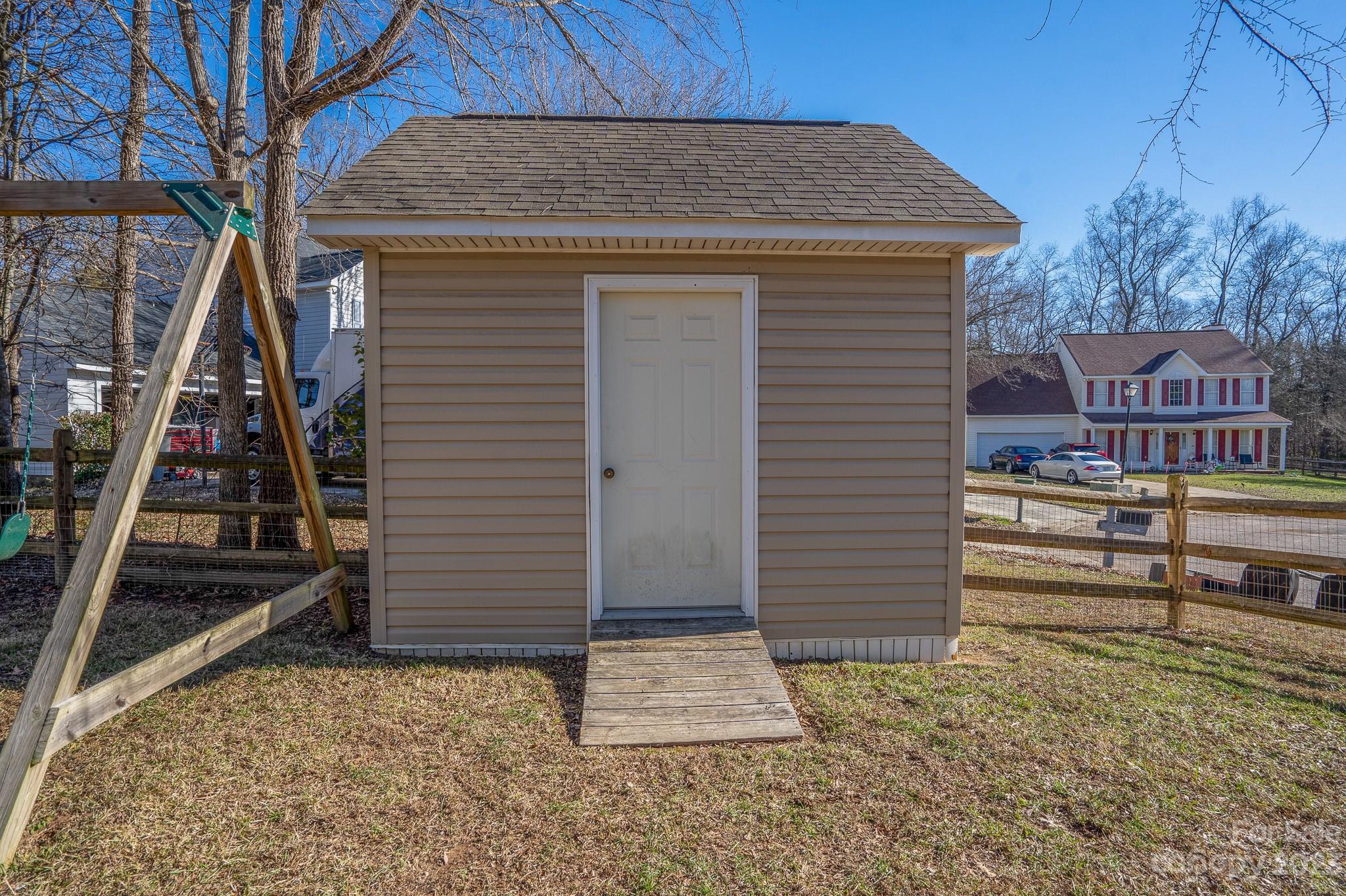 1220 Midlake Road