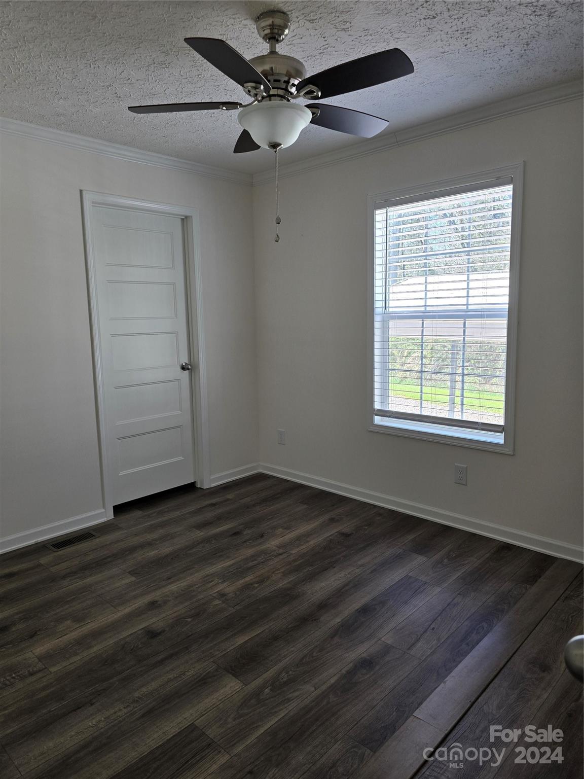 5928 Raintree Circle