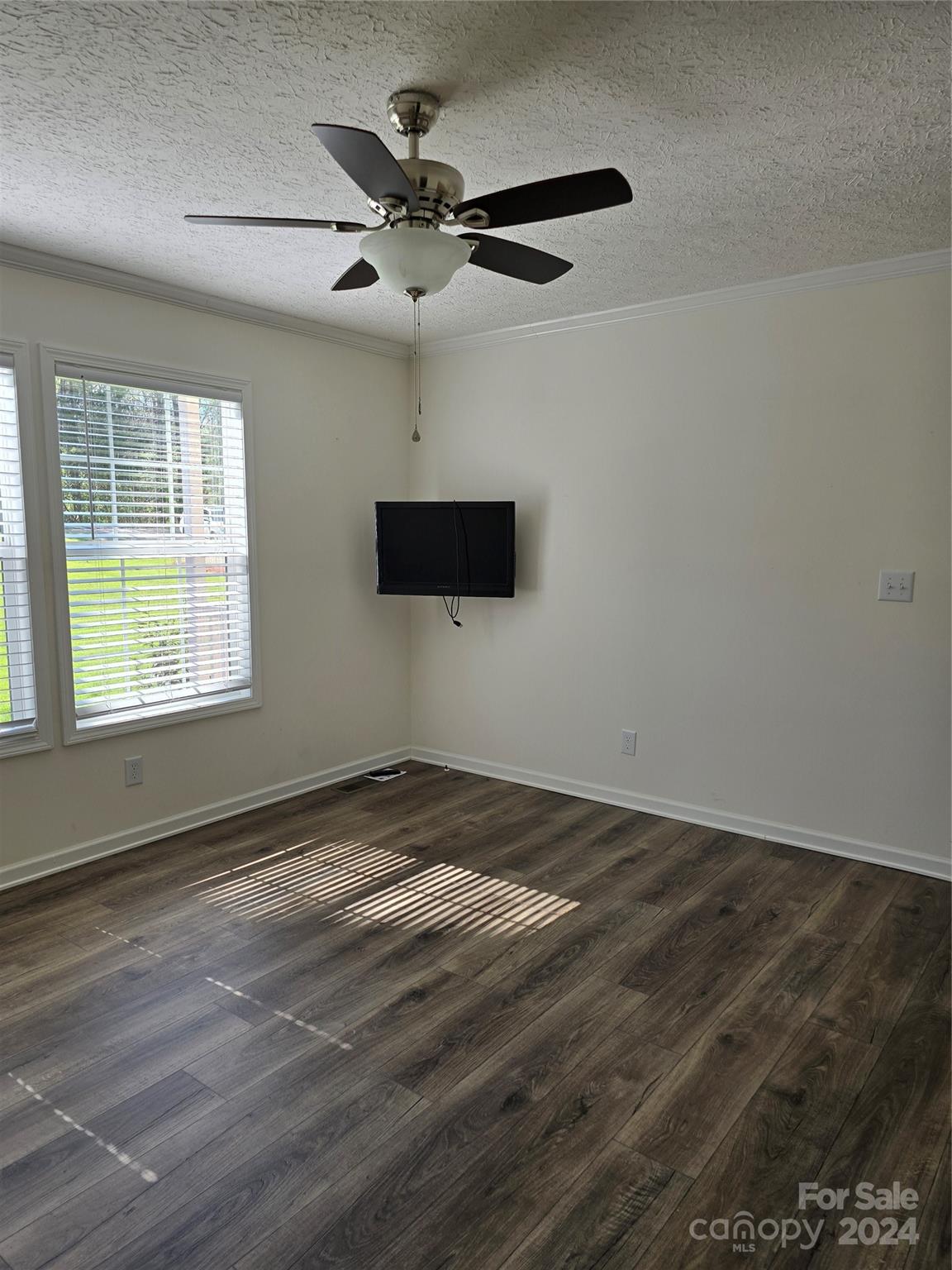 5928 Raintree Circle