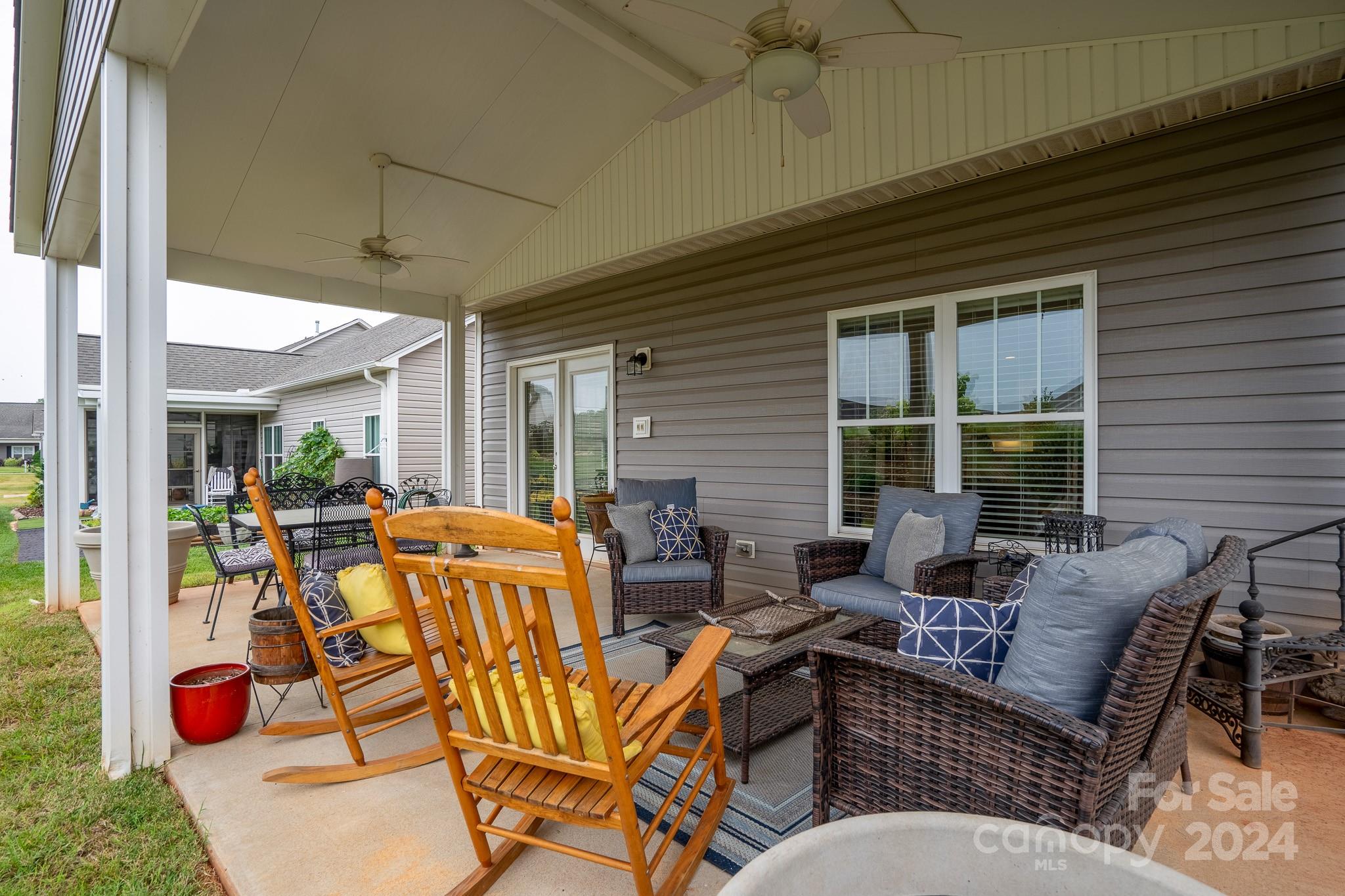 483 Pepperstone Avenue