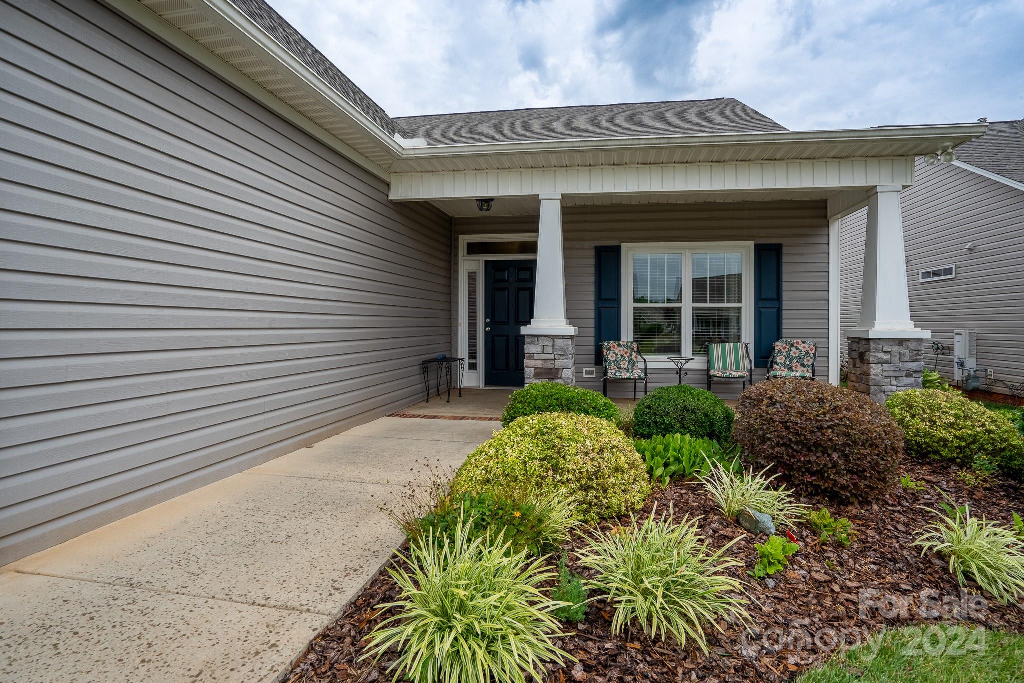 483 Pepperstone Avenue