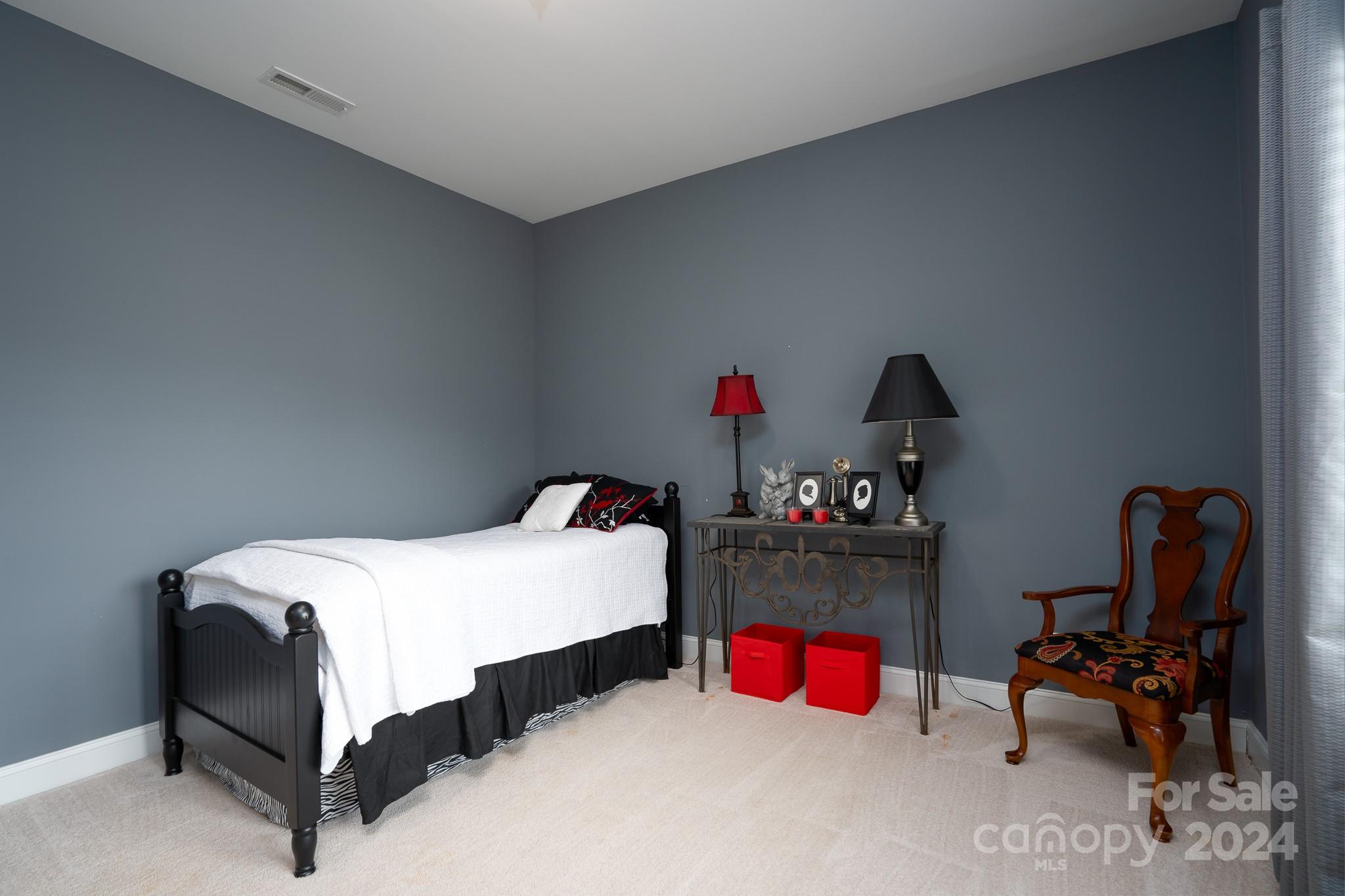 483 Pepperstone Avenue