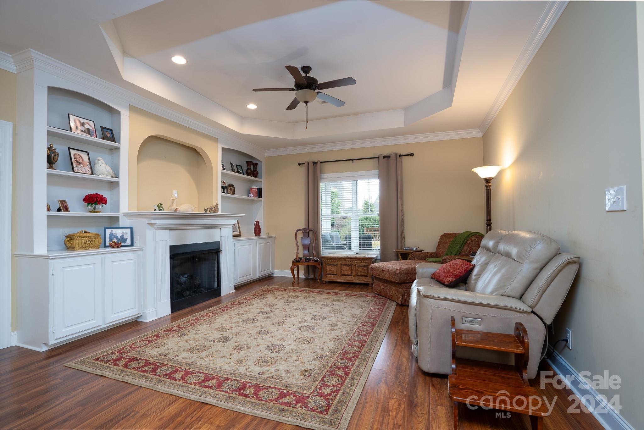 483 Pepperstone Avenue