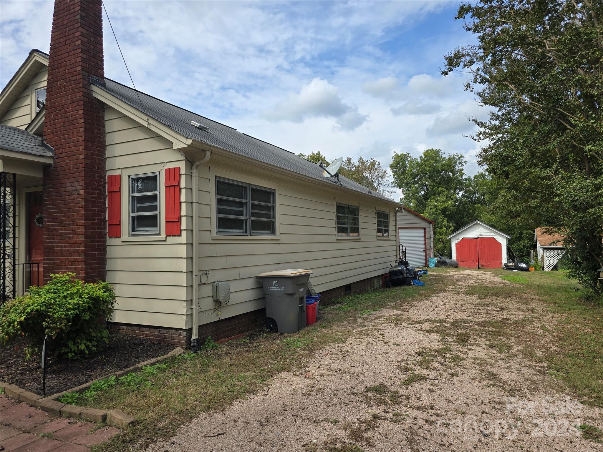 1003 Michigan Street