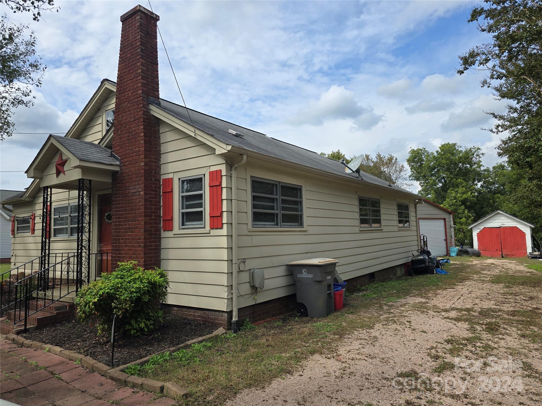 1003 Michigan Street