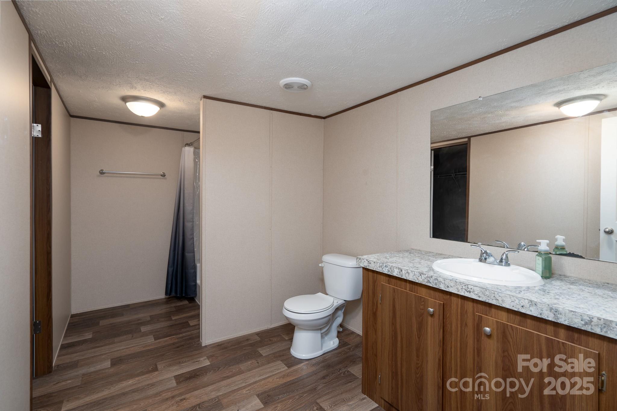 1795 Kestrel Valley Lane