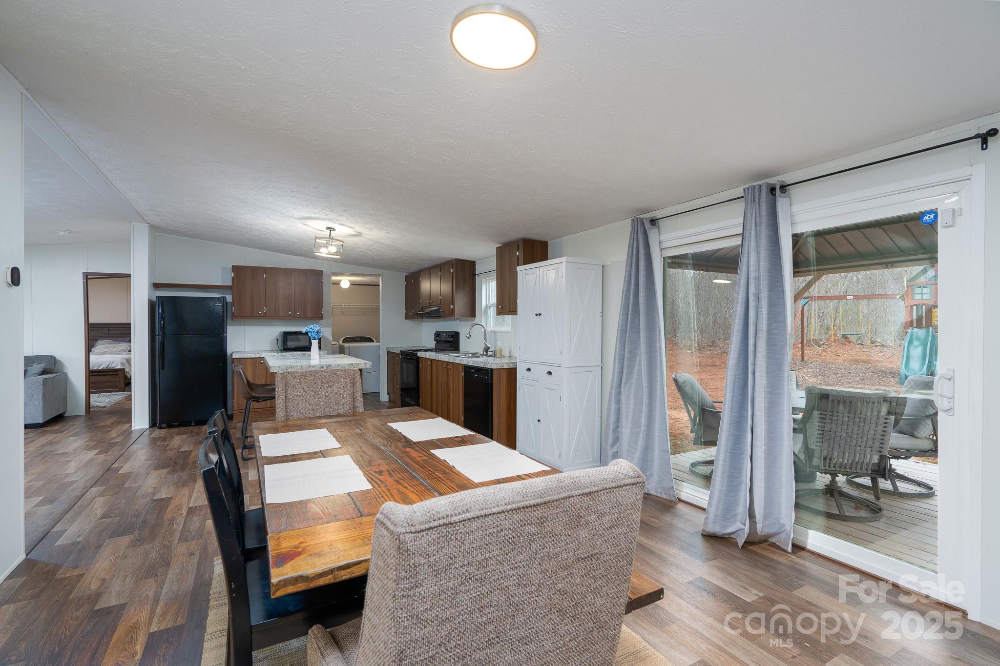 1795 Kestrel Valley Lane