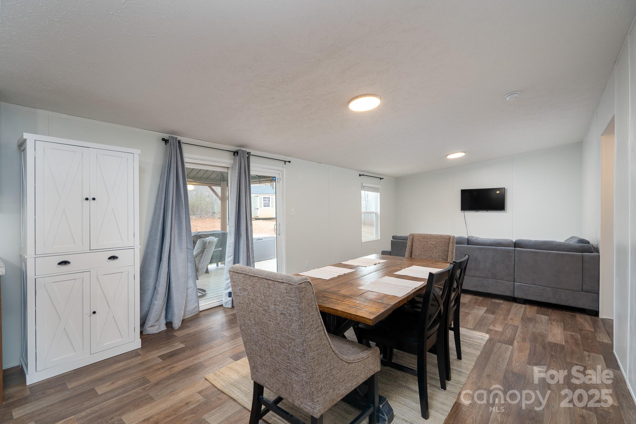 1795 Kestrel Valley Lane