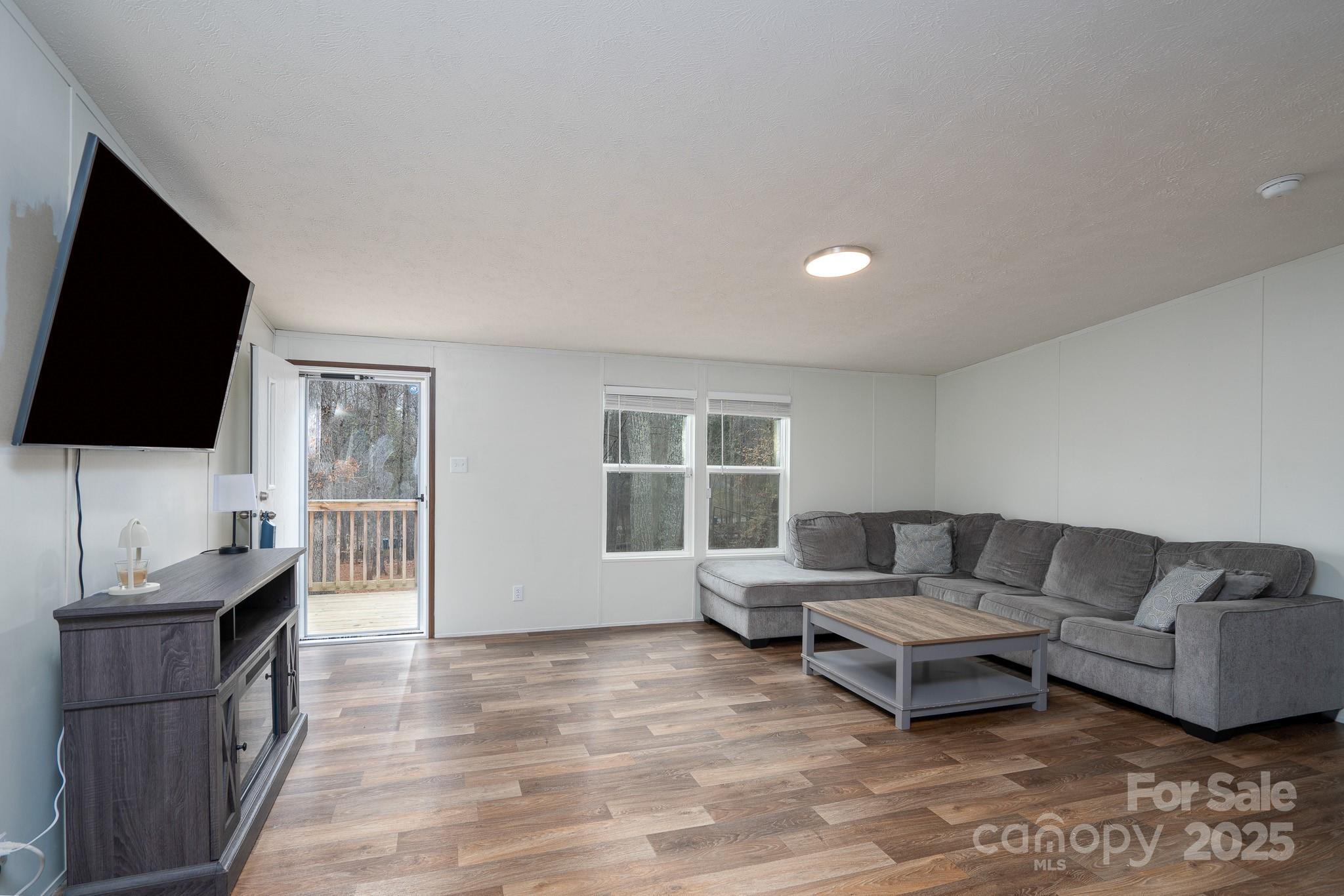 1795 Kestrel Valley Lane