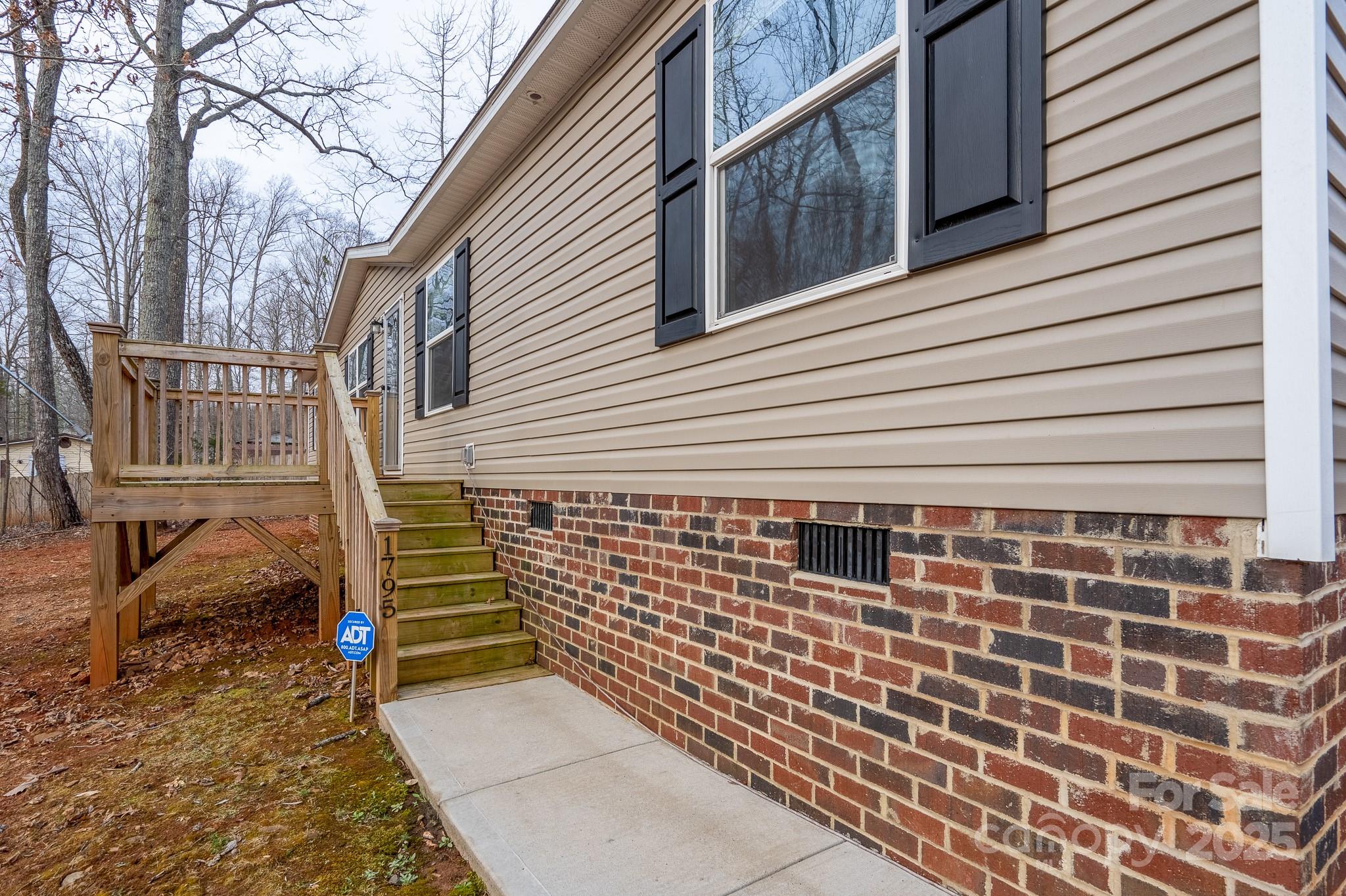 1795 Kestrel Valley Lane
