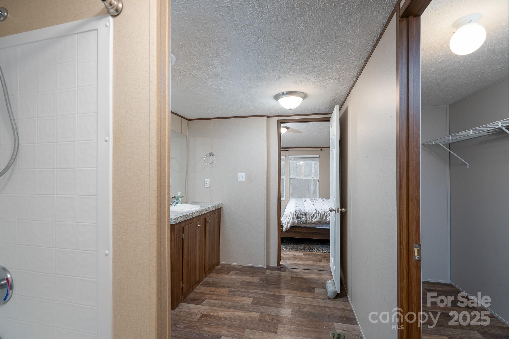 1795 Kestrel Valley Lane