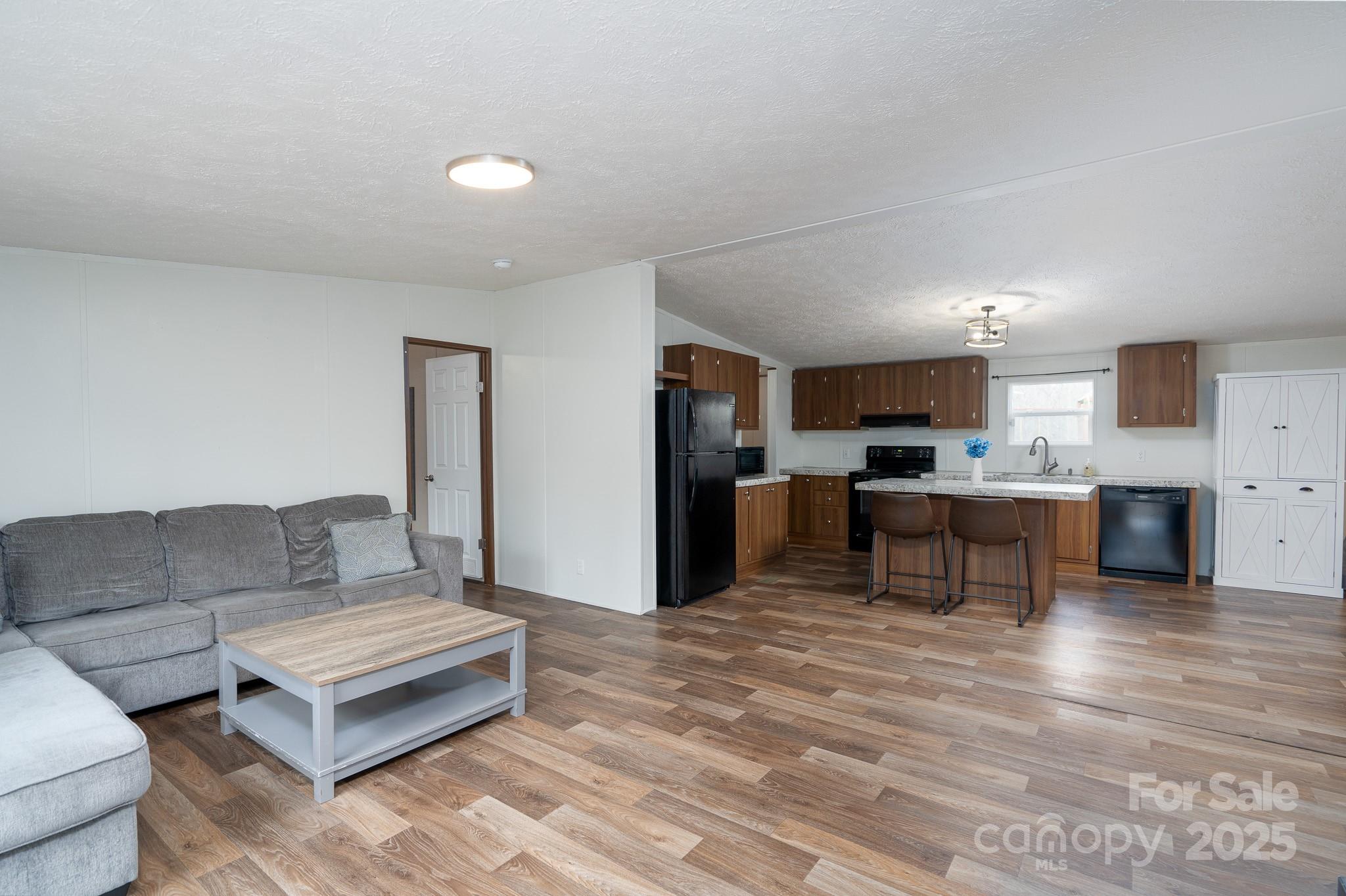 1795 Kestrel Valley Lane