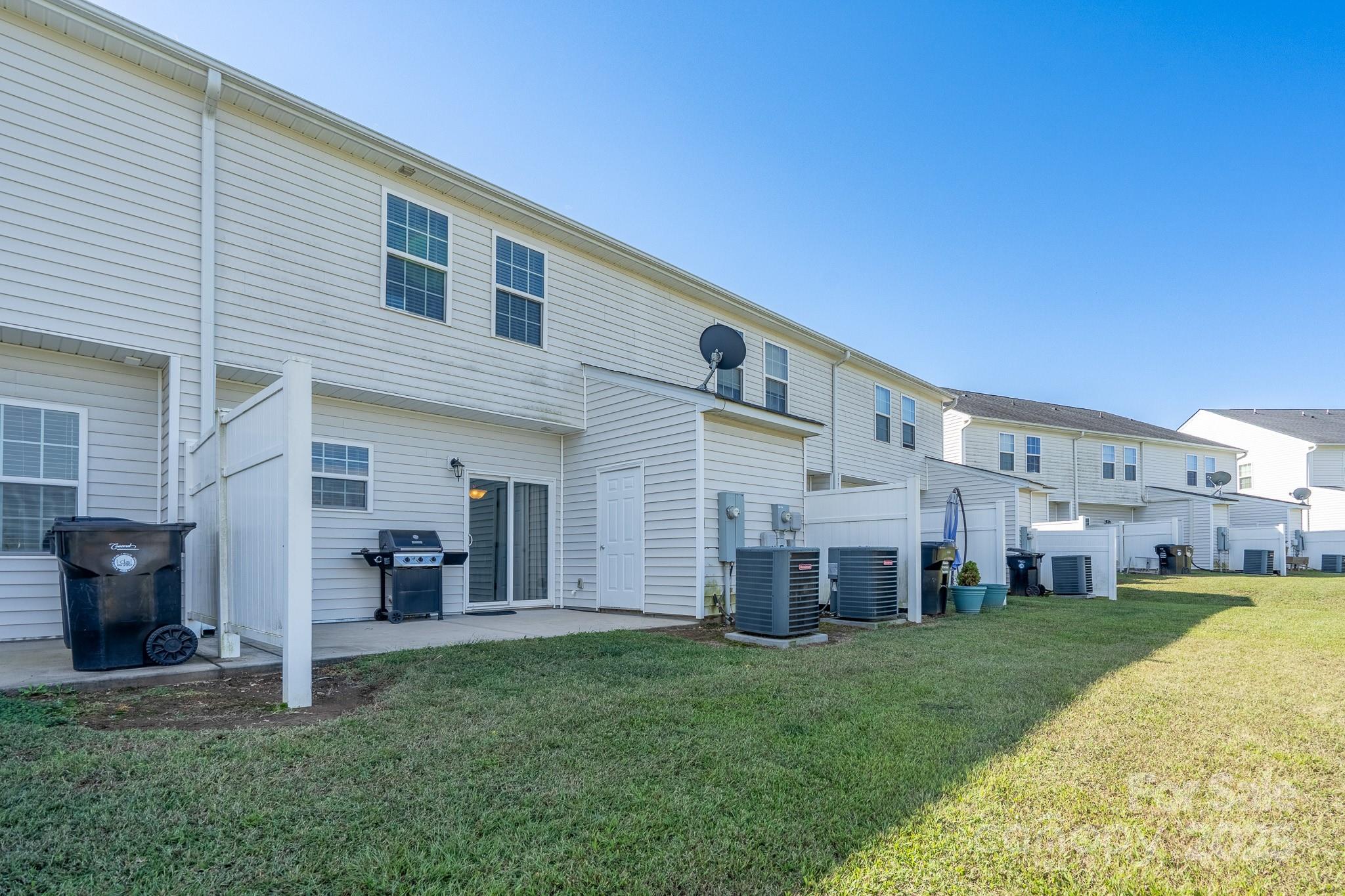 287 Halton Crossing Drive SW