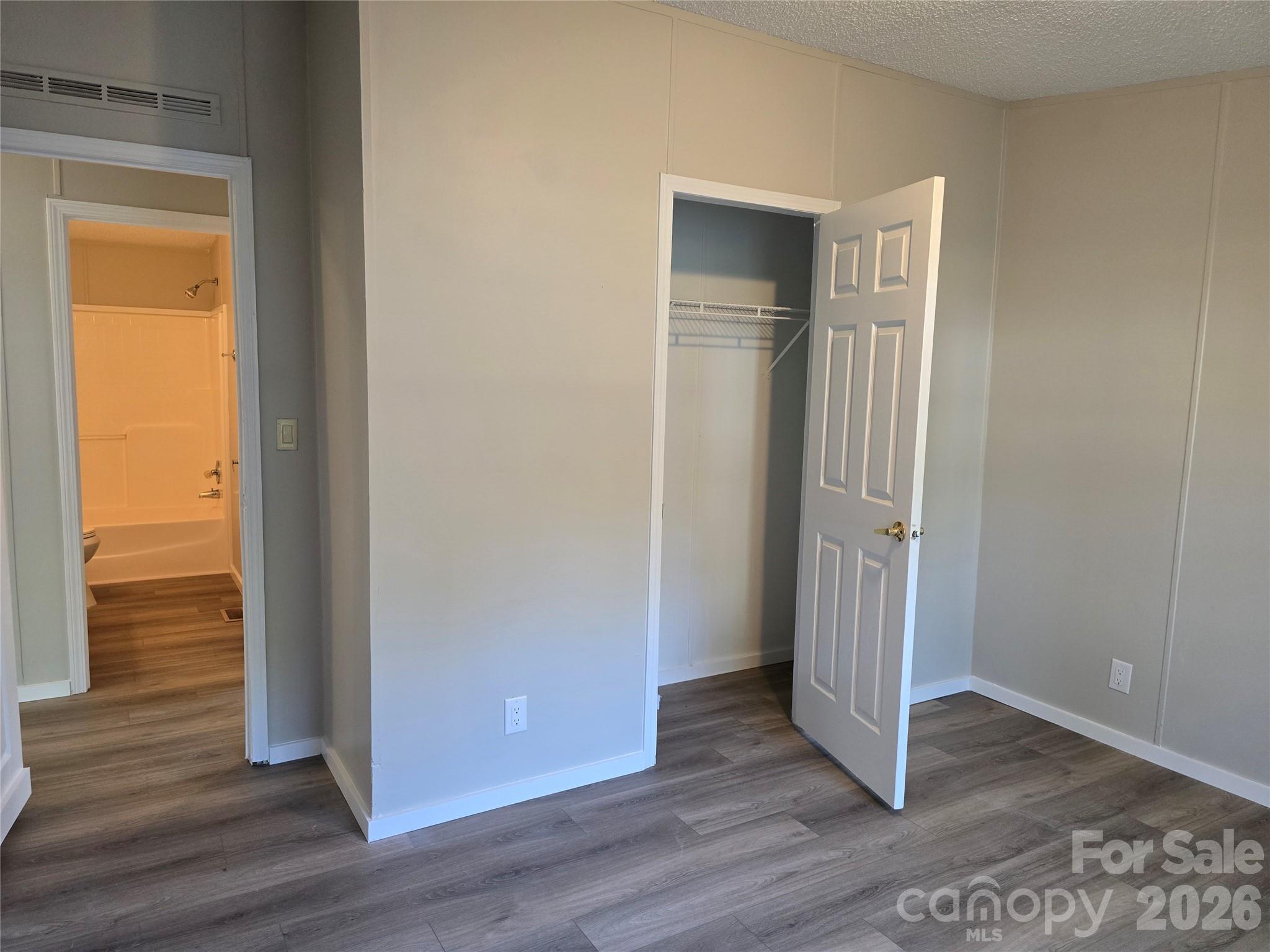 1731 Lakeview Drive