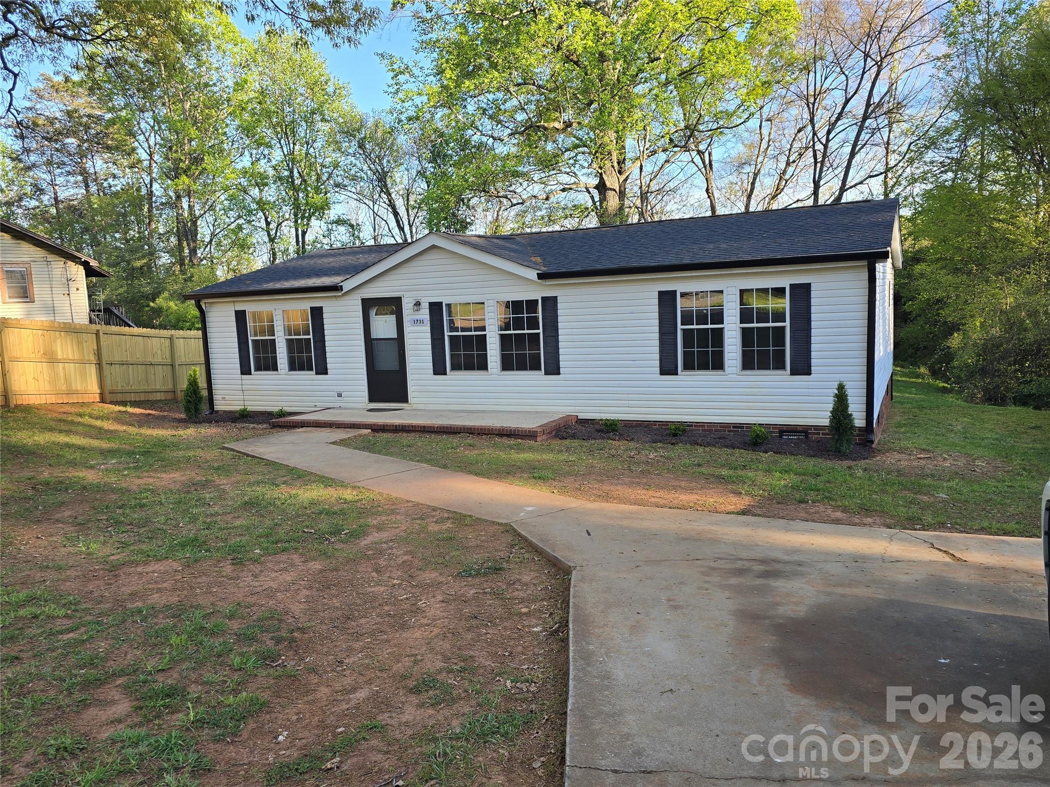 1731 Lakeview Drive
