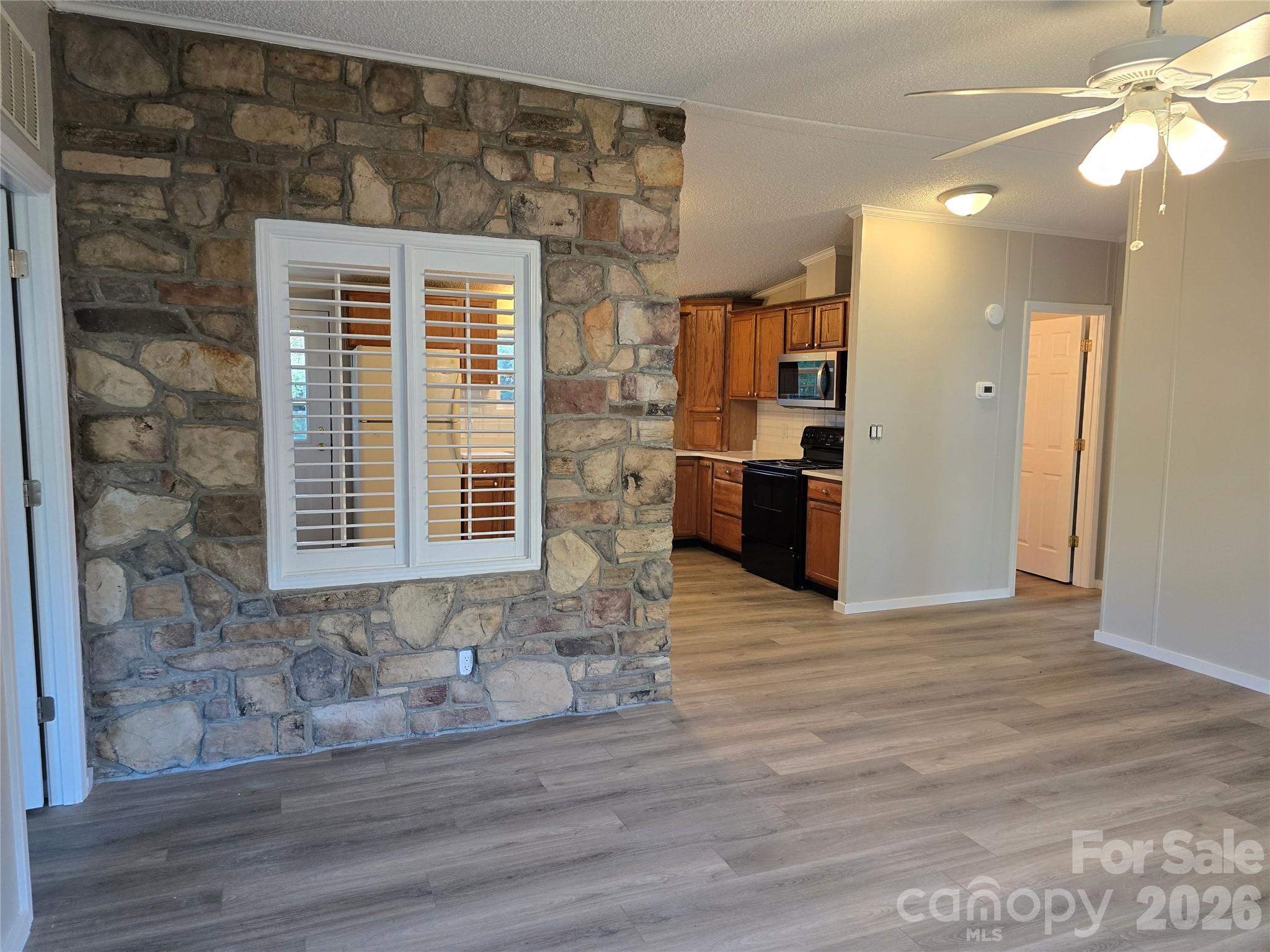 1731 Lakeview Drive