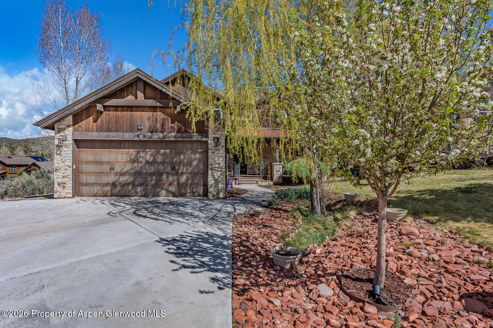 101 Cliffrose Way