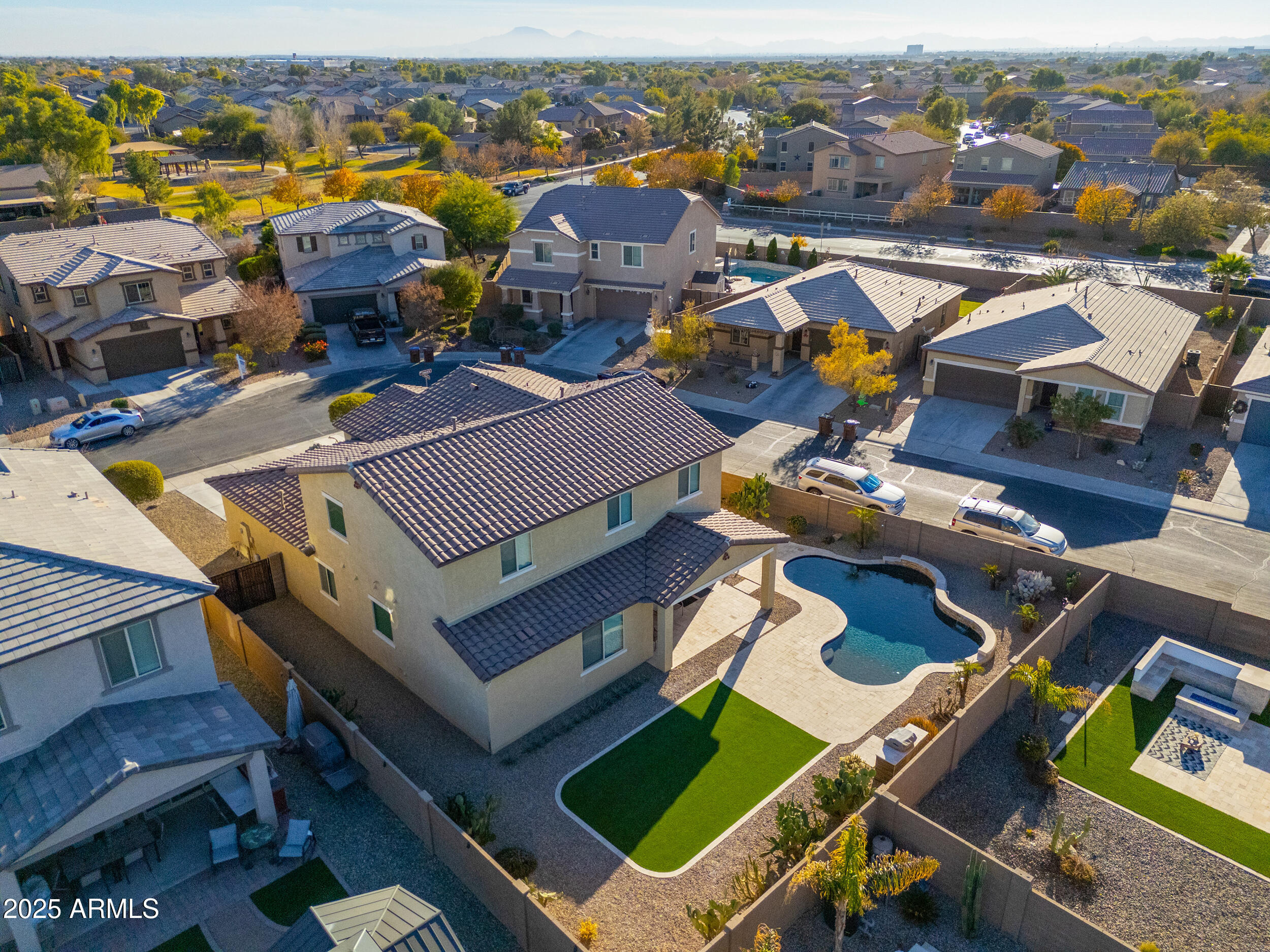 42158 W SOMERSET Drive