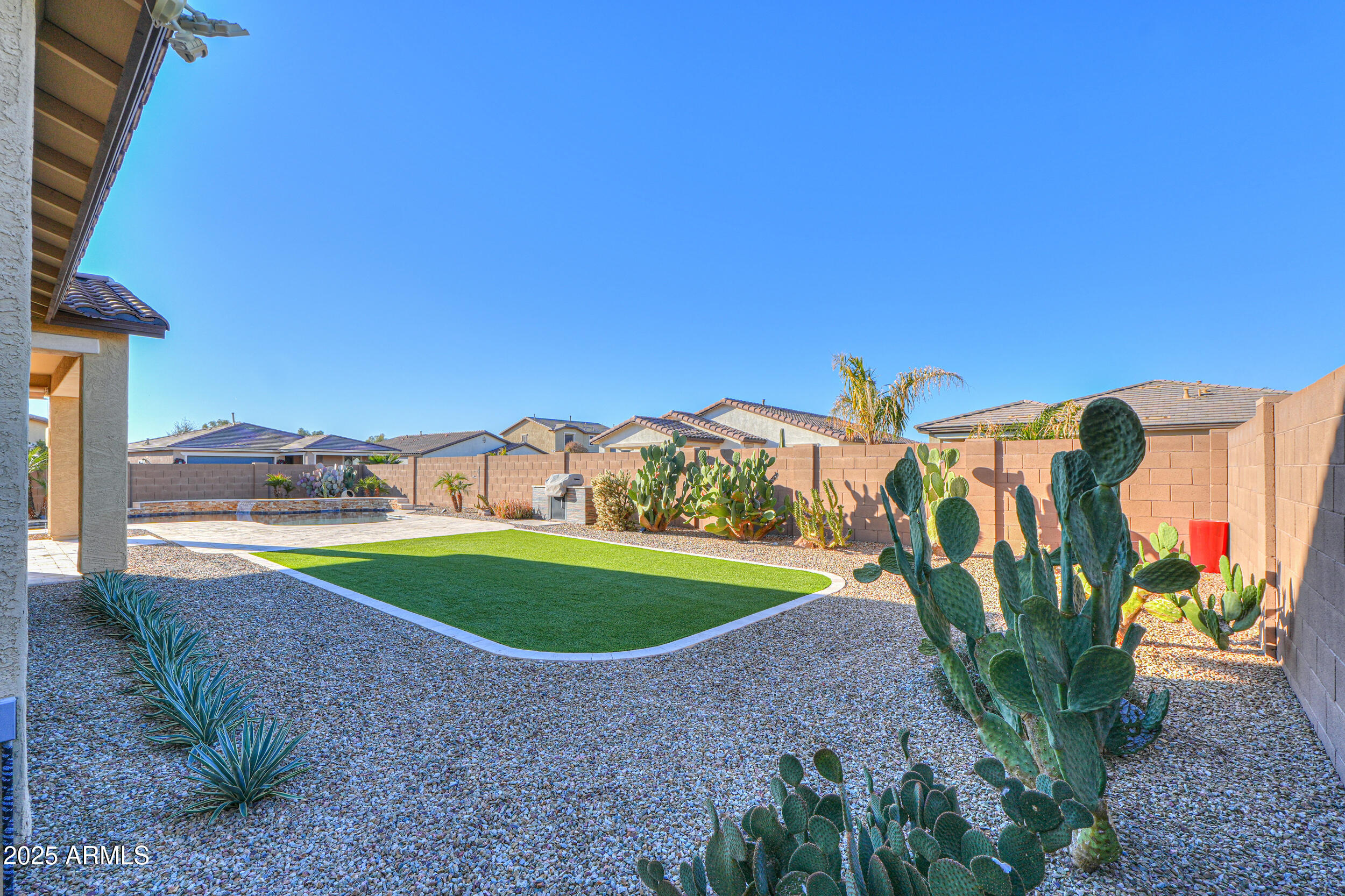 42158 W SOMERSET Drive