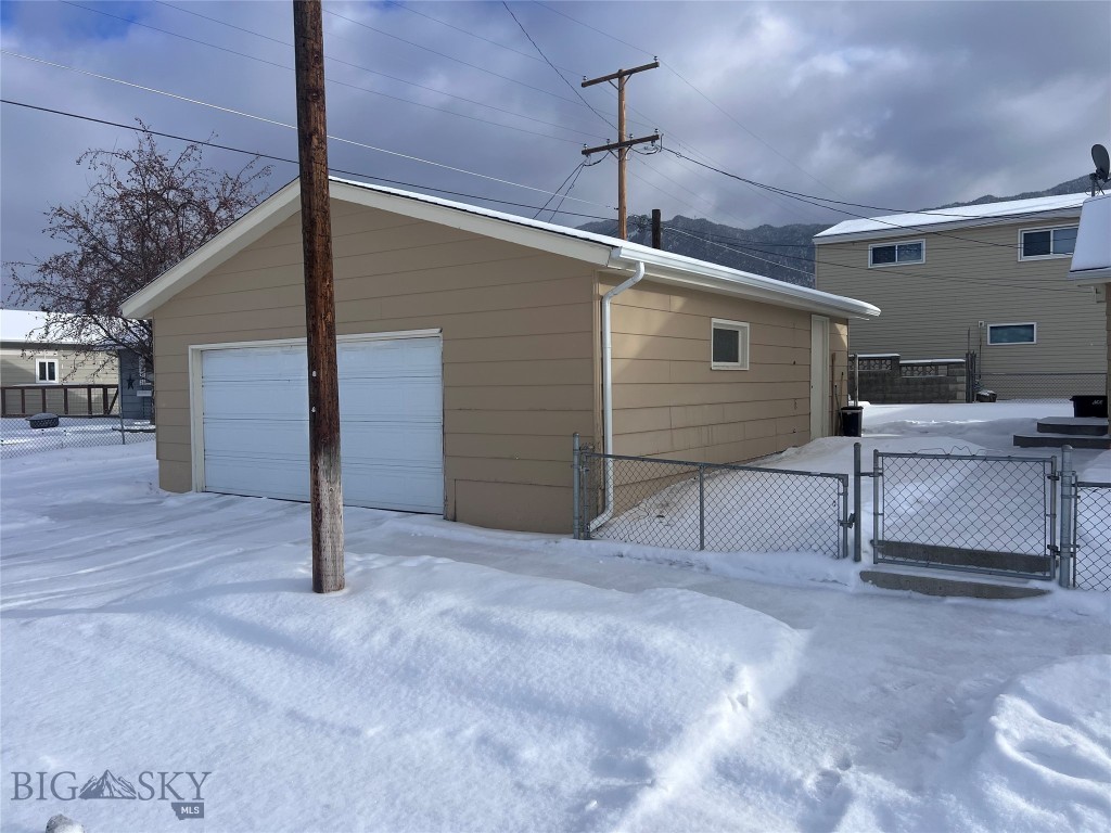 3201 Floral Boulevard