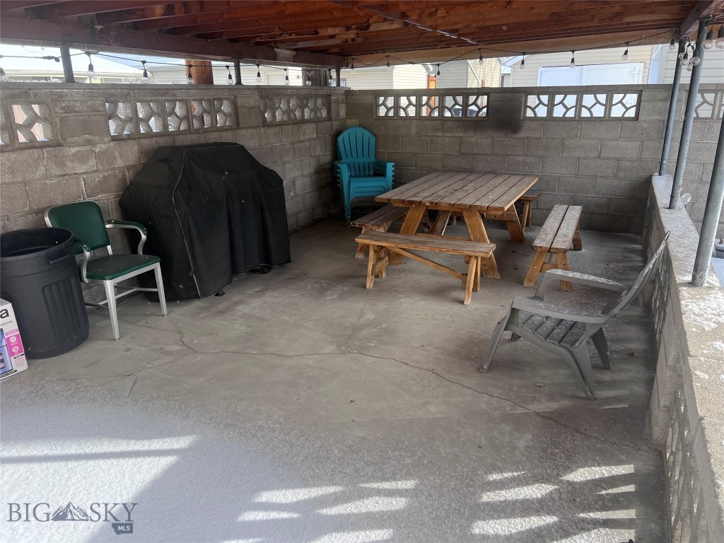 3201 Floral Boulevard