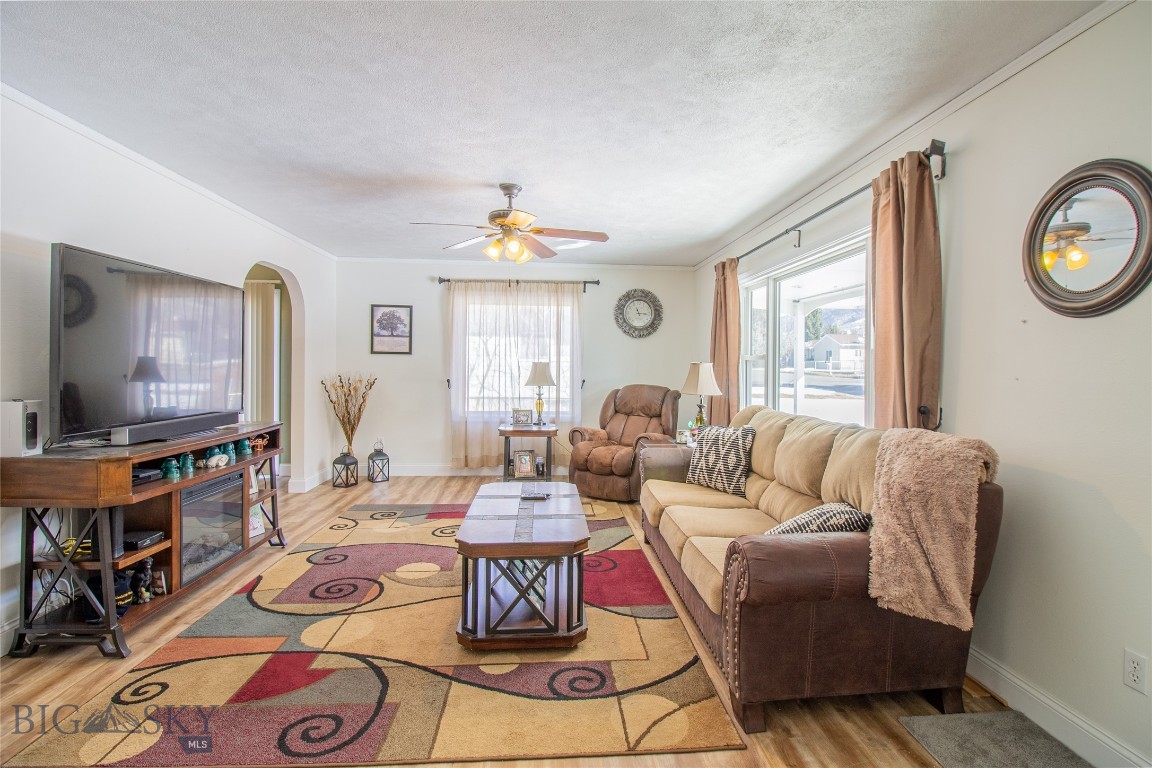 3541 Willoughby Avenue