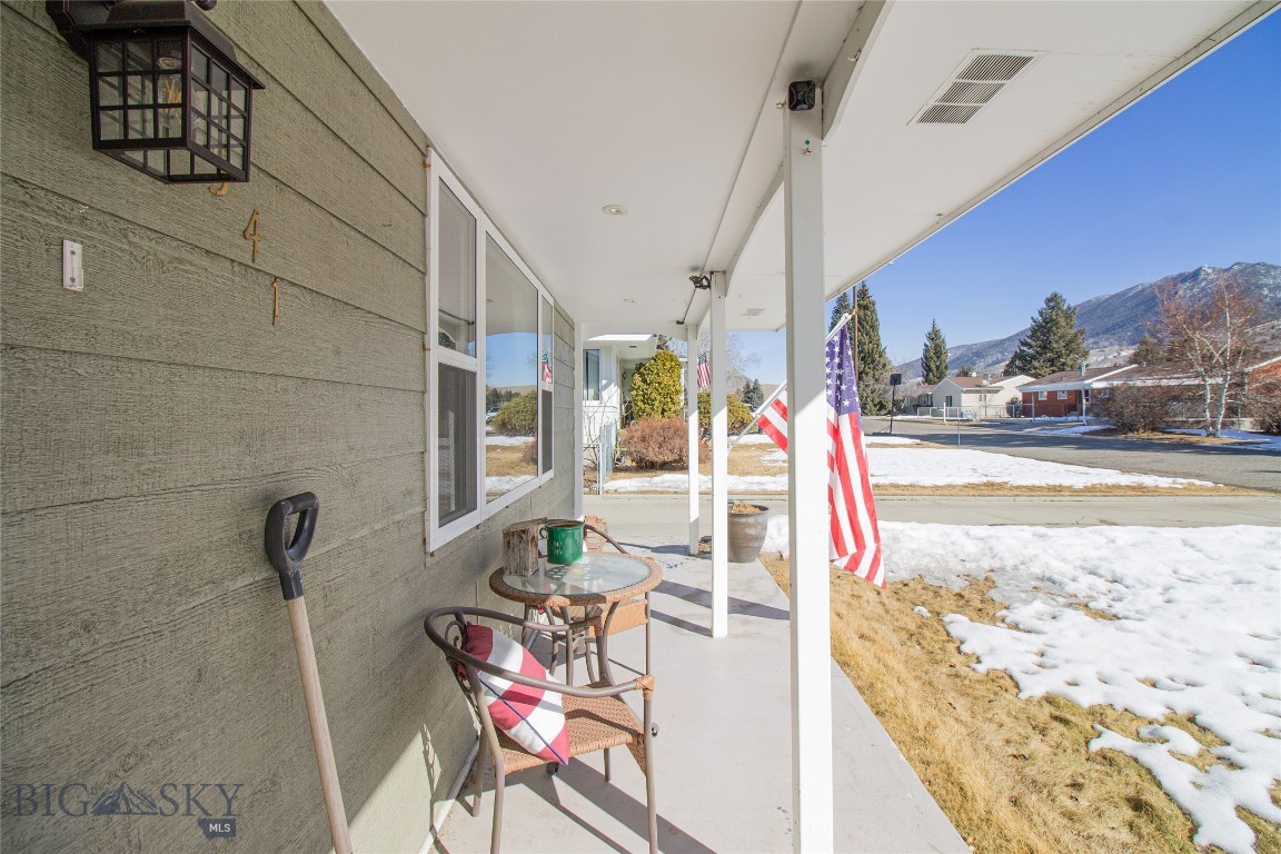 3541 Willoughby Avenue