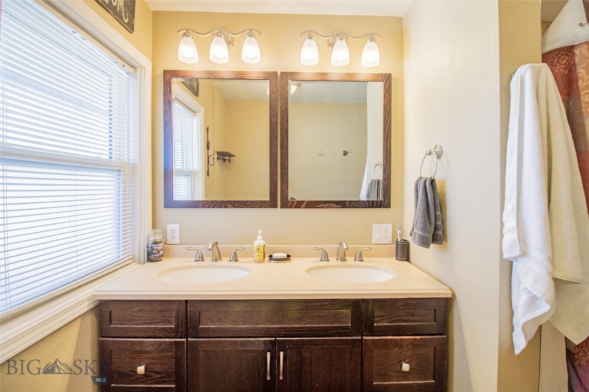 3541 Willoughby Avenue