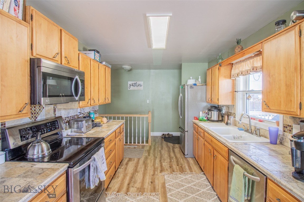 3541 Willoughby Avenue