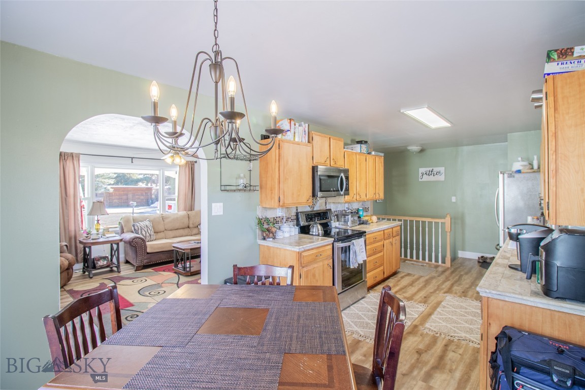 3541 Willoughby Avenue