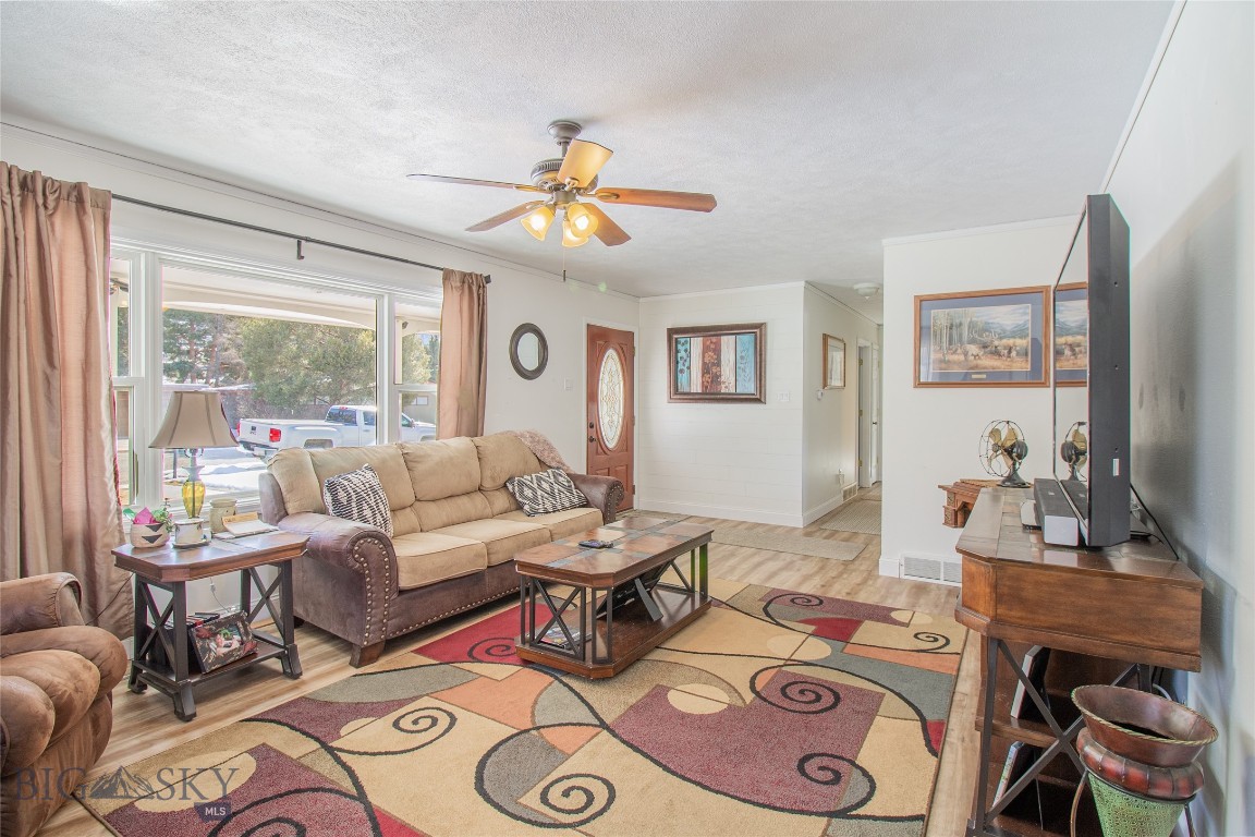 3541 Willoughby Avenue