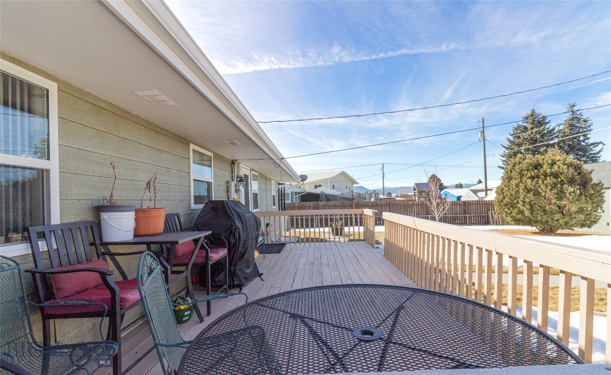 3541 Willoughby Avenue