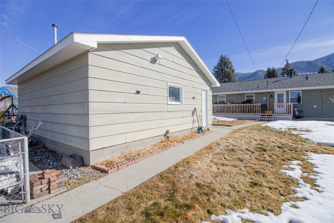 3541 Willoughby Avenue