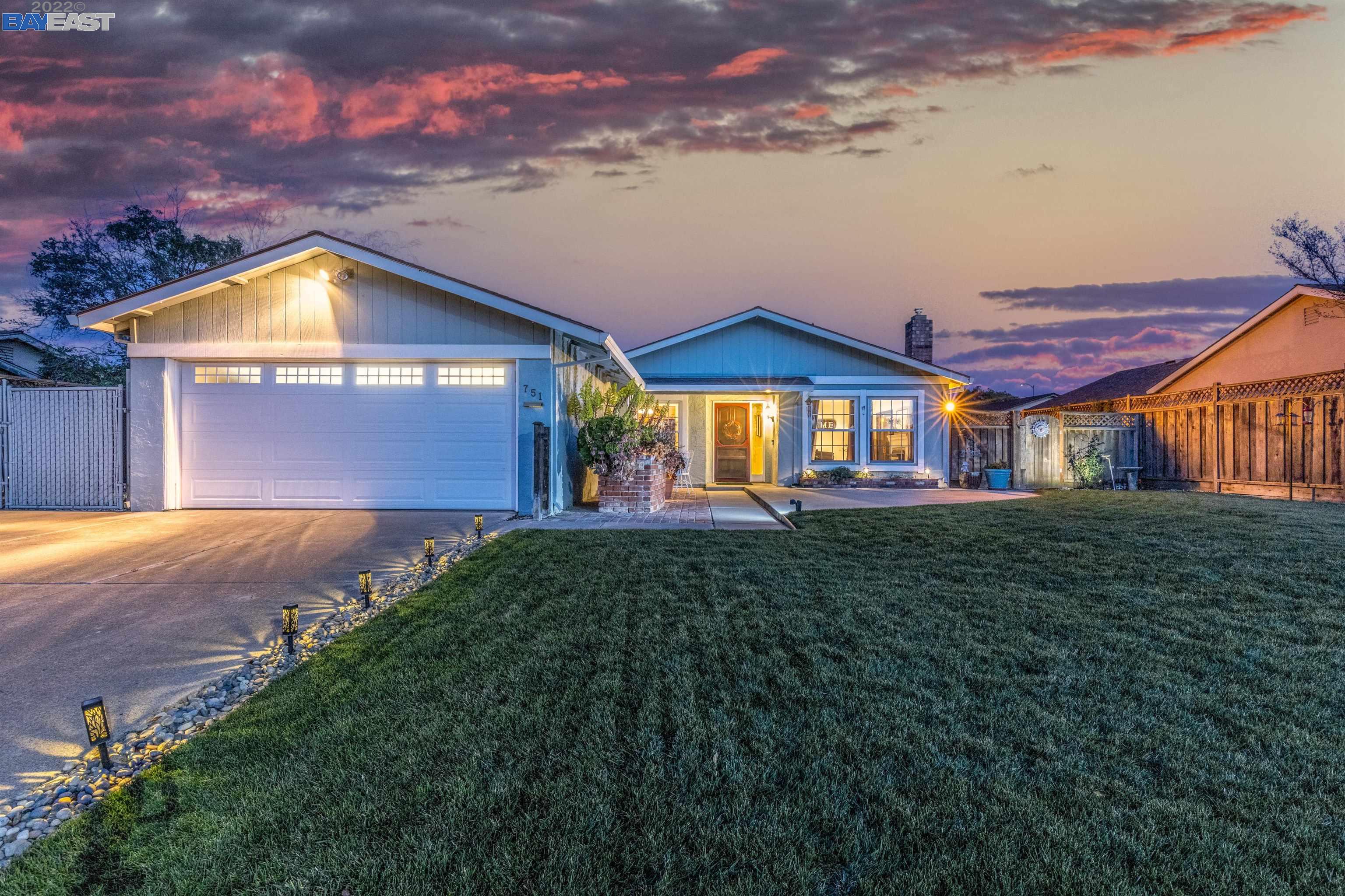 751 Yosemite Dr