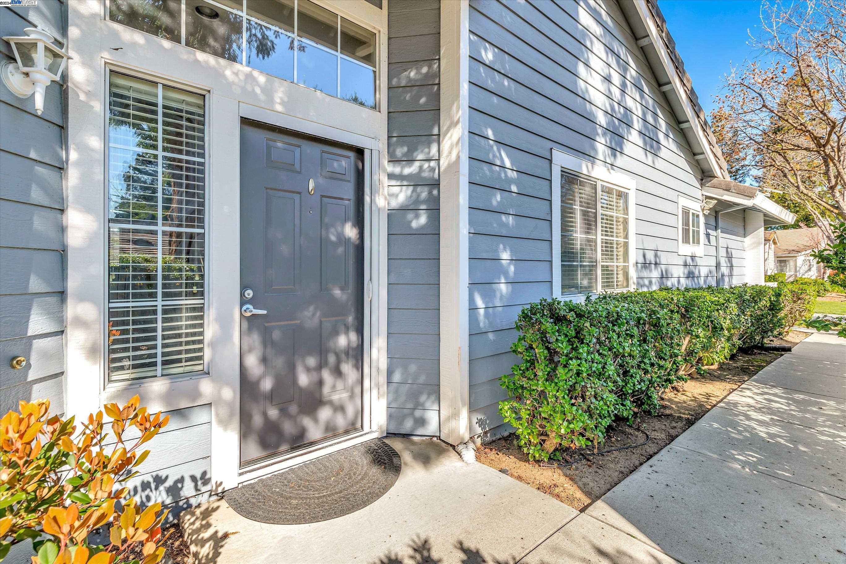 3899 MacGregor Common