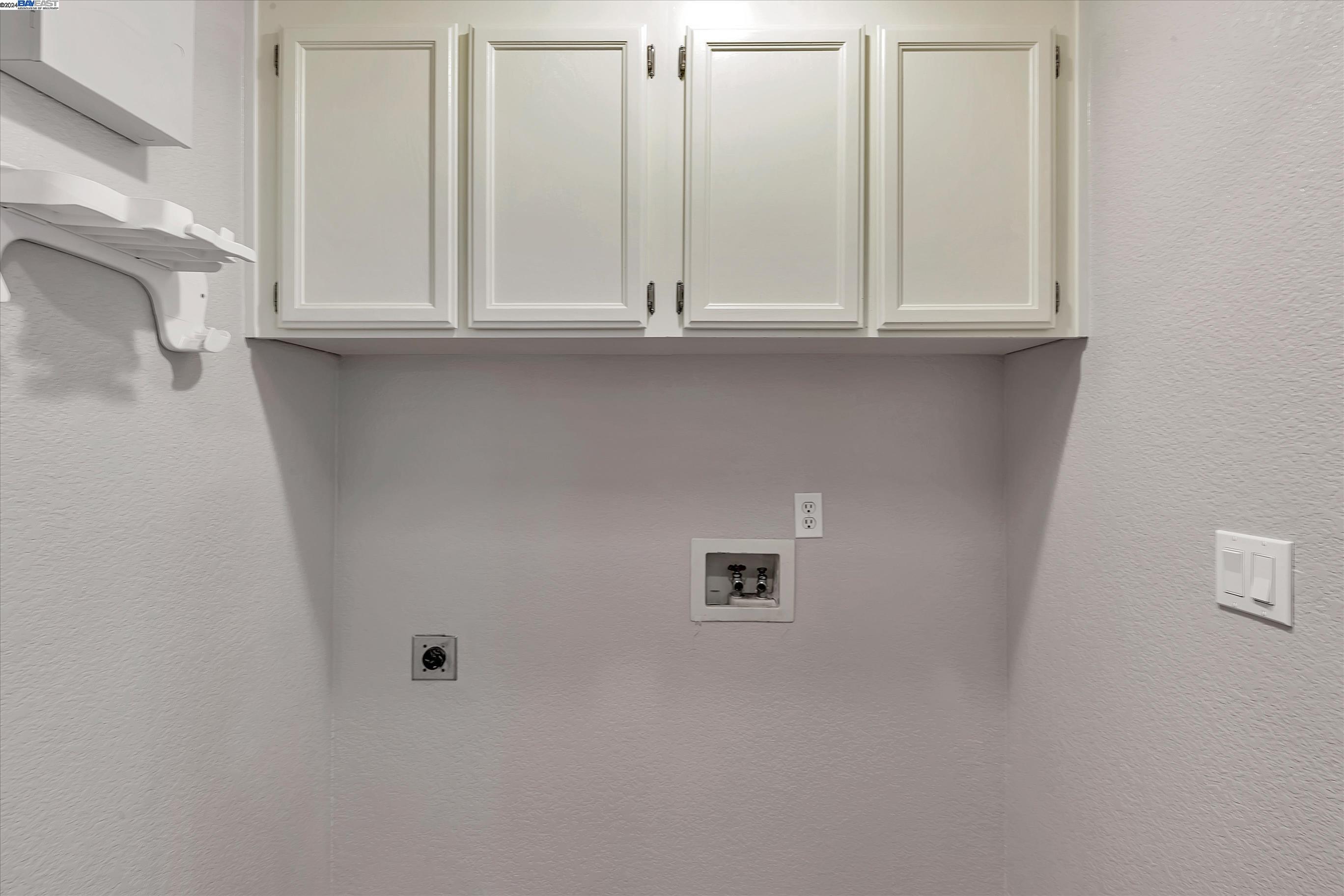 3899 MacGregor Common