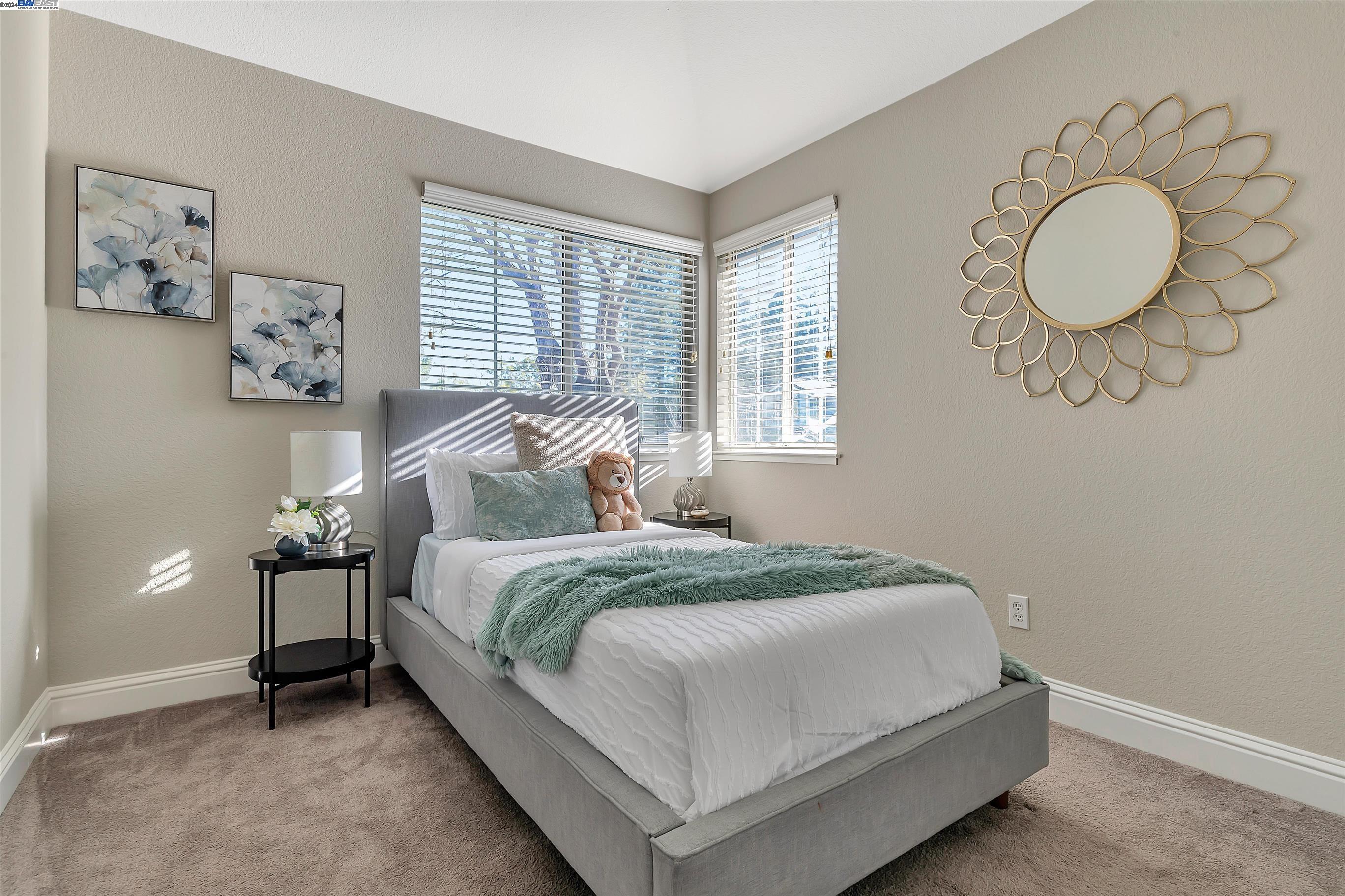 3899 MacGregor Common