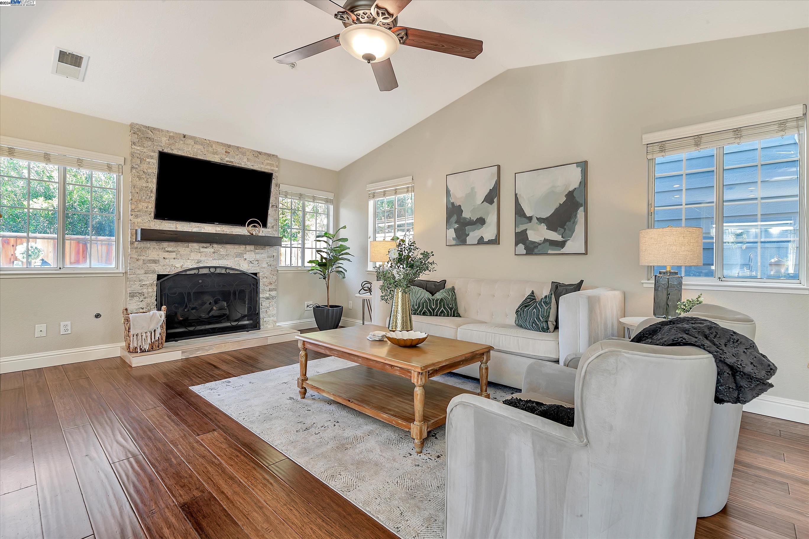 3899 MacGregor Common