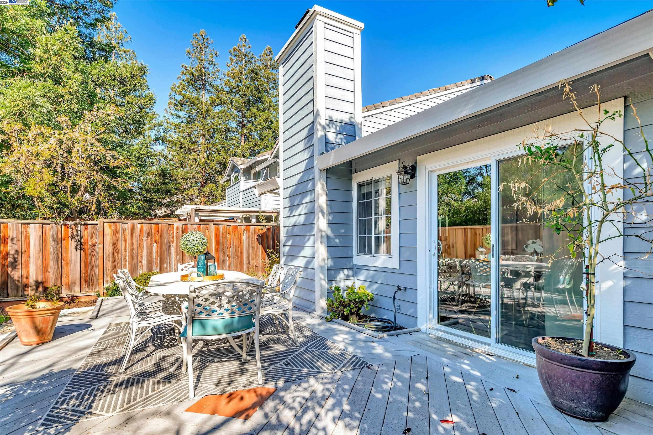 3899 MacGregor Common