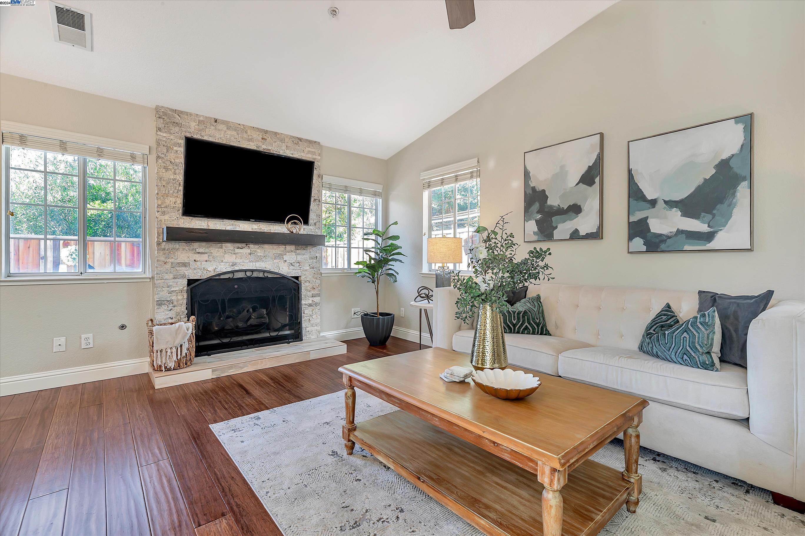 3899 MacGregor Common