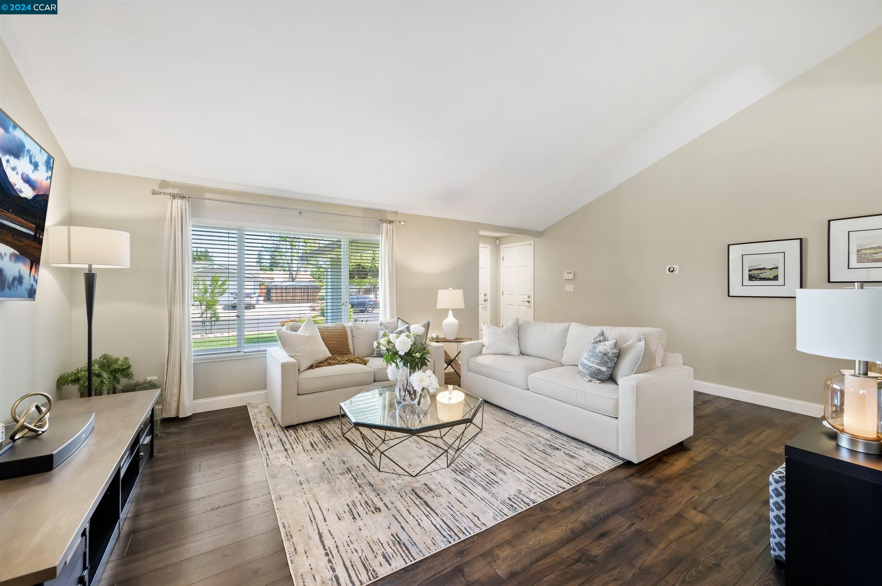 5369 Desiree Ave