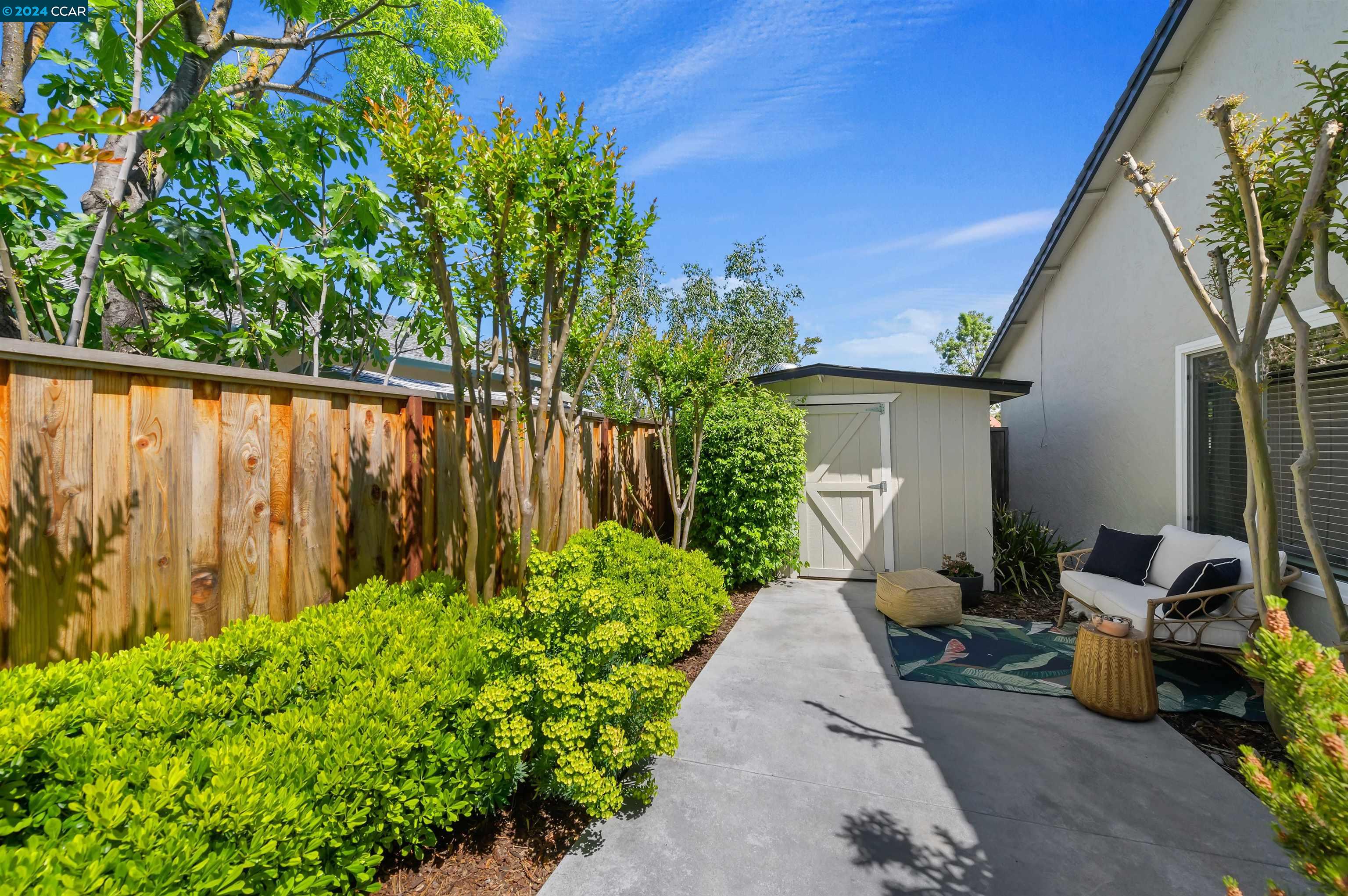 5369 Desiree Ave