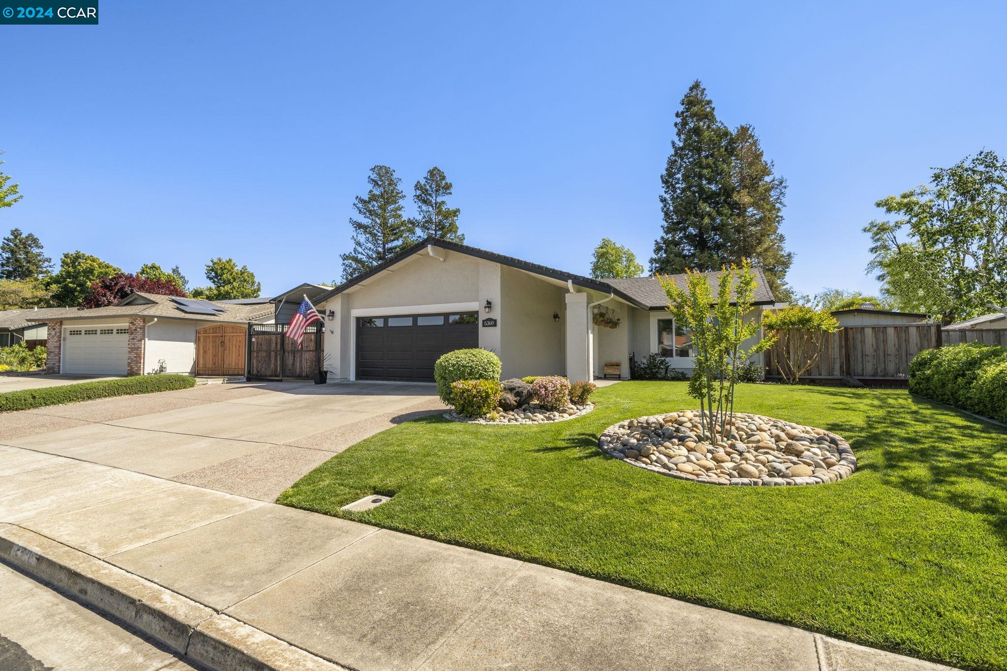 5369 Desiree Ave