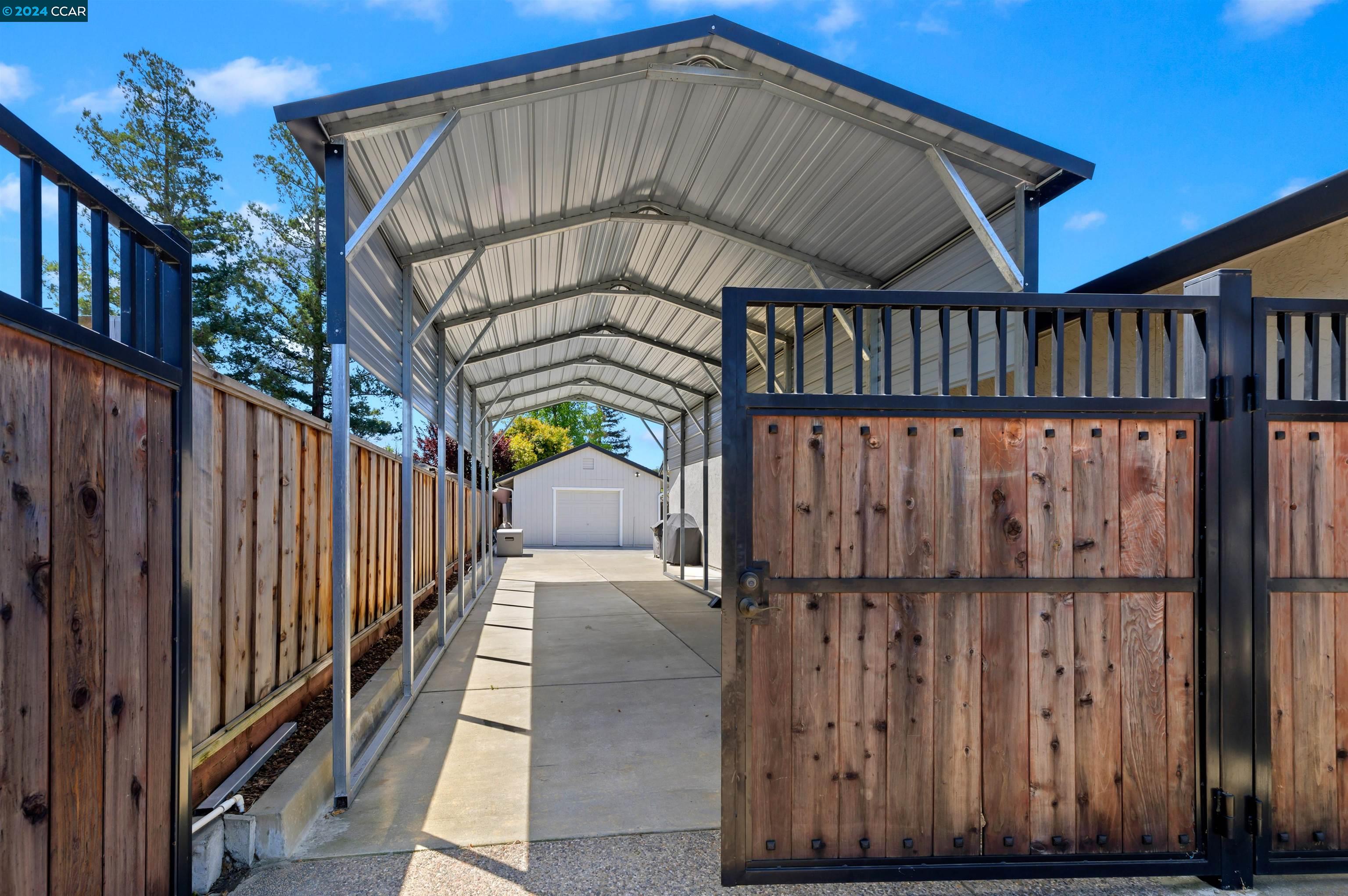 5369 Desiree Ave