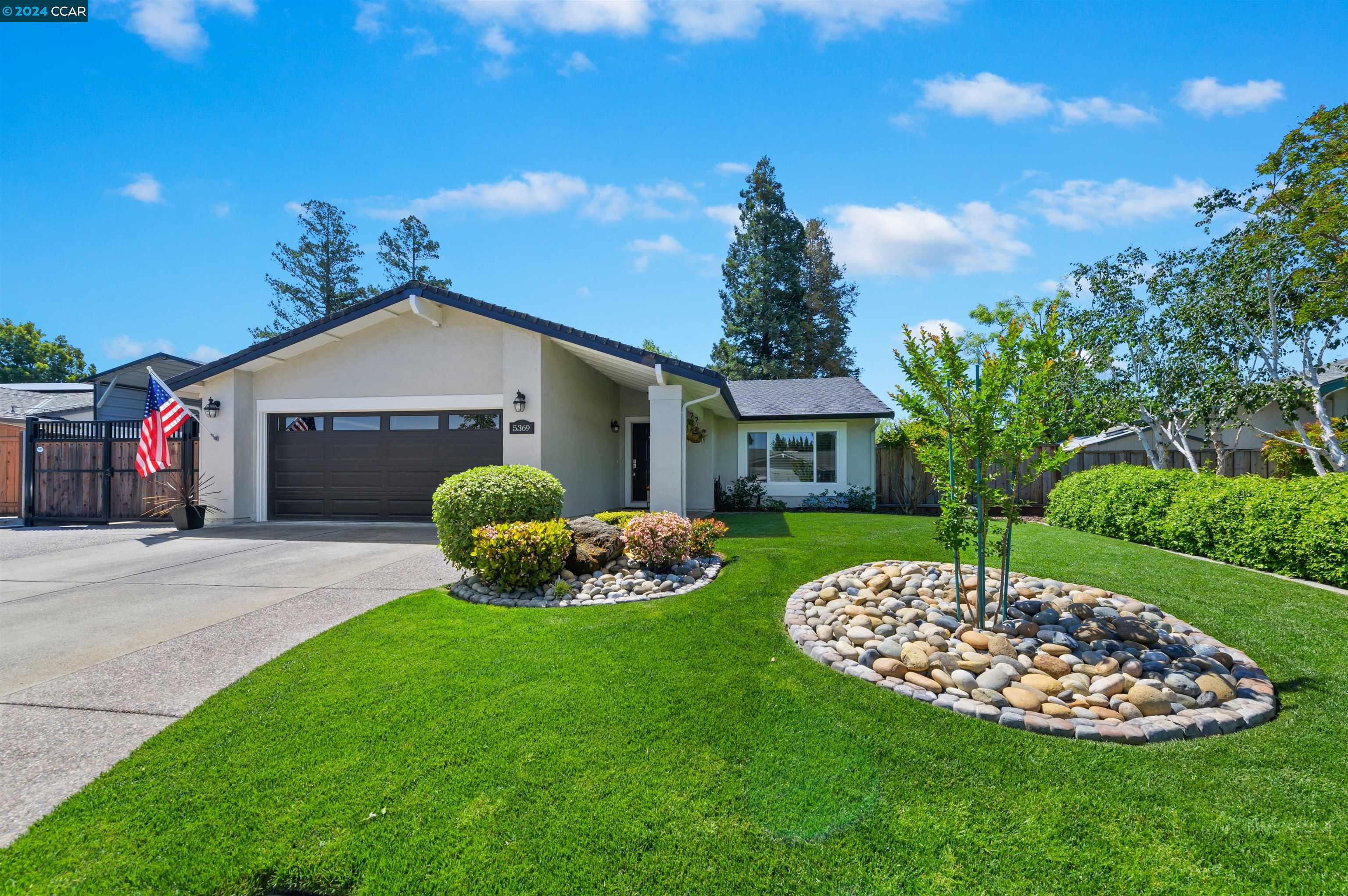 5369 Desiree Ave